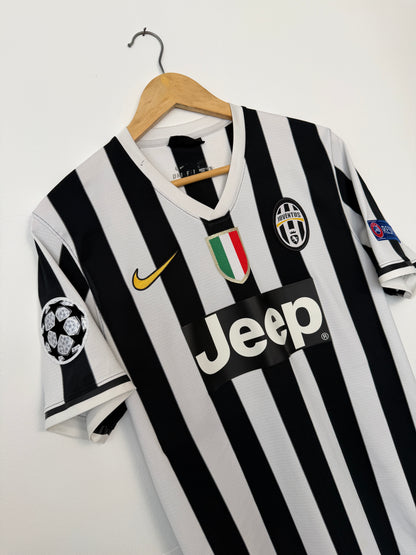 Arturo Vidal Juventus FC 2013-14 home football shirt (M)