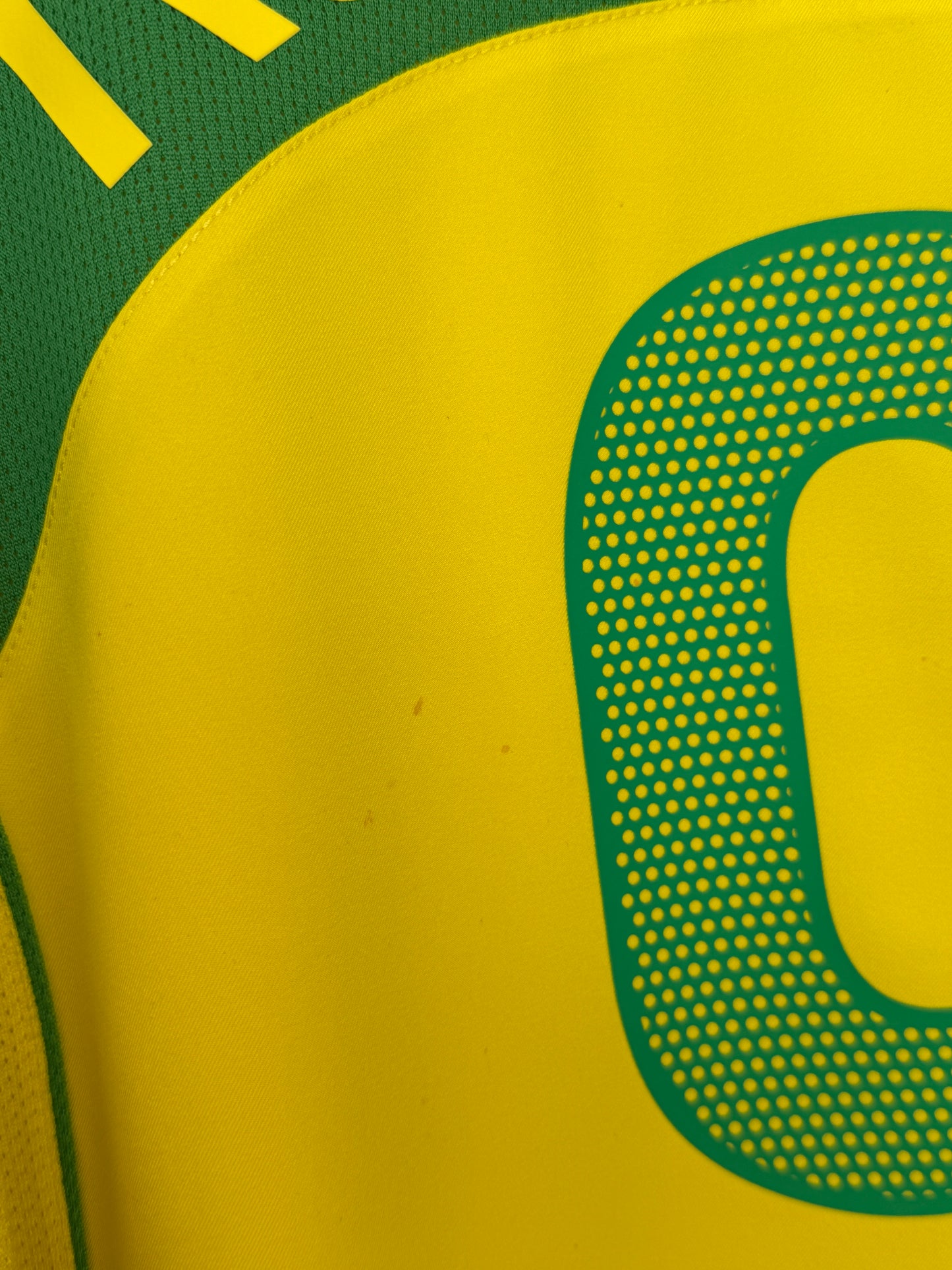 Ronaldo Brazil 2004 home football shirt (M)