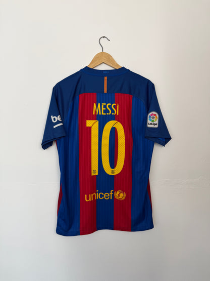 Lionel Messi FC Barcelona 2016-17 home football shirt (M)