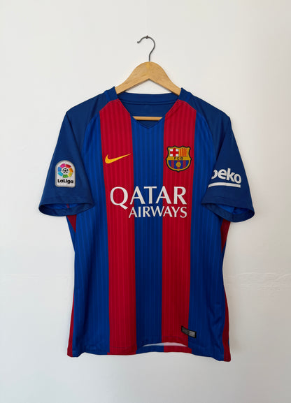 Lionel Messi FC Barcelona 2016-17 home football shirt (M)