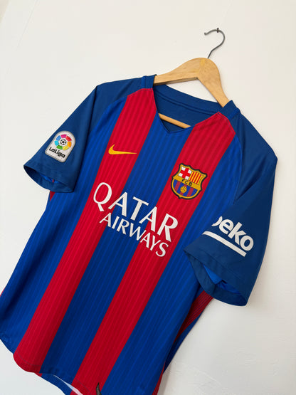 Lionel Messi FC Barcelona 2016-17 home football shirt (M)