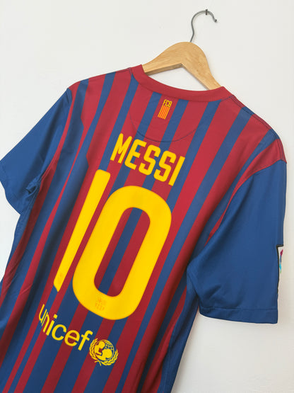 Lionel Messi FC Barcelona 2011-12 home football shirt (M)