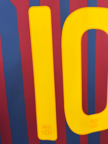 Lionel Messi FC Barcelona 2011-12 home football shirt (M)