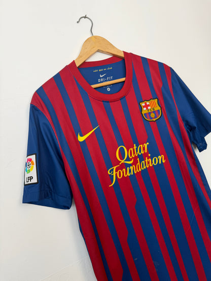 Lionel Messi FC Barcelona 2011-12 home football shirt (M)