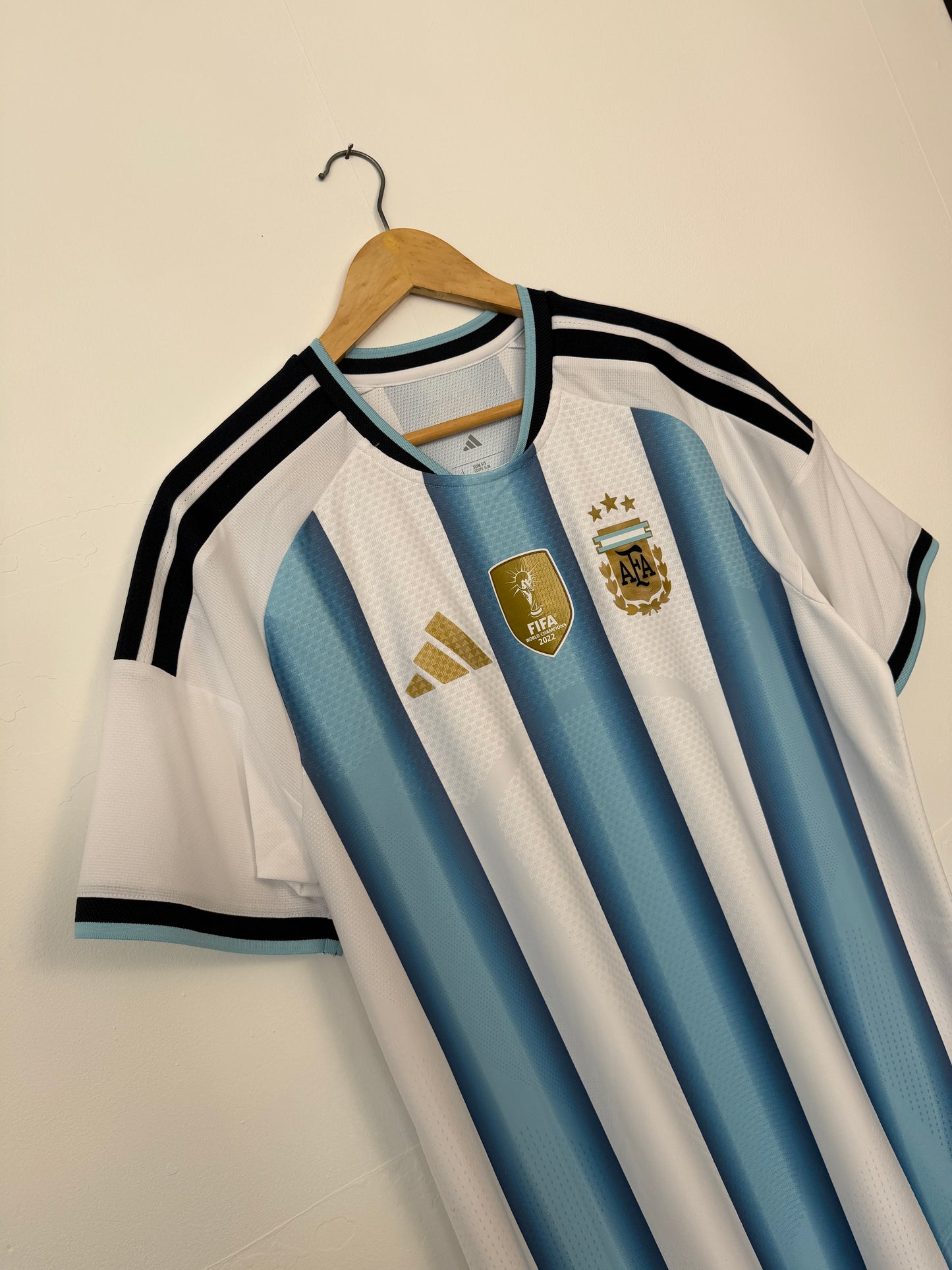Argentina 2026 World Cup home football shirt (L)