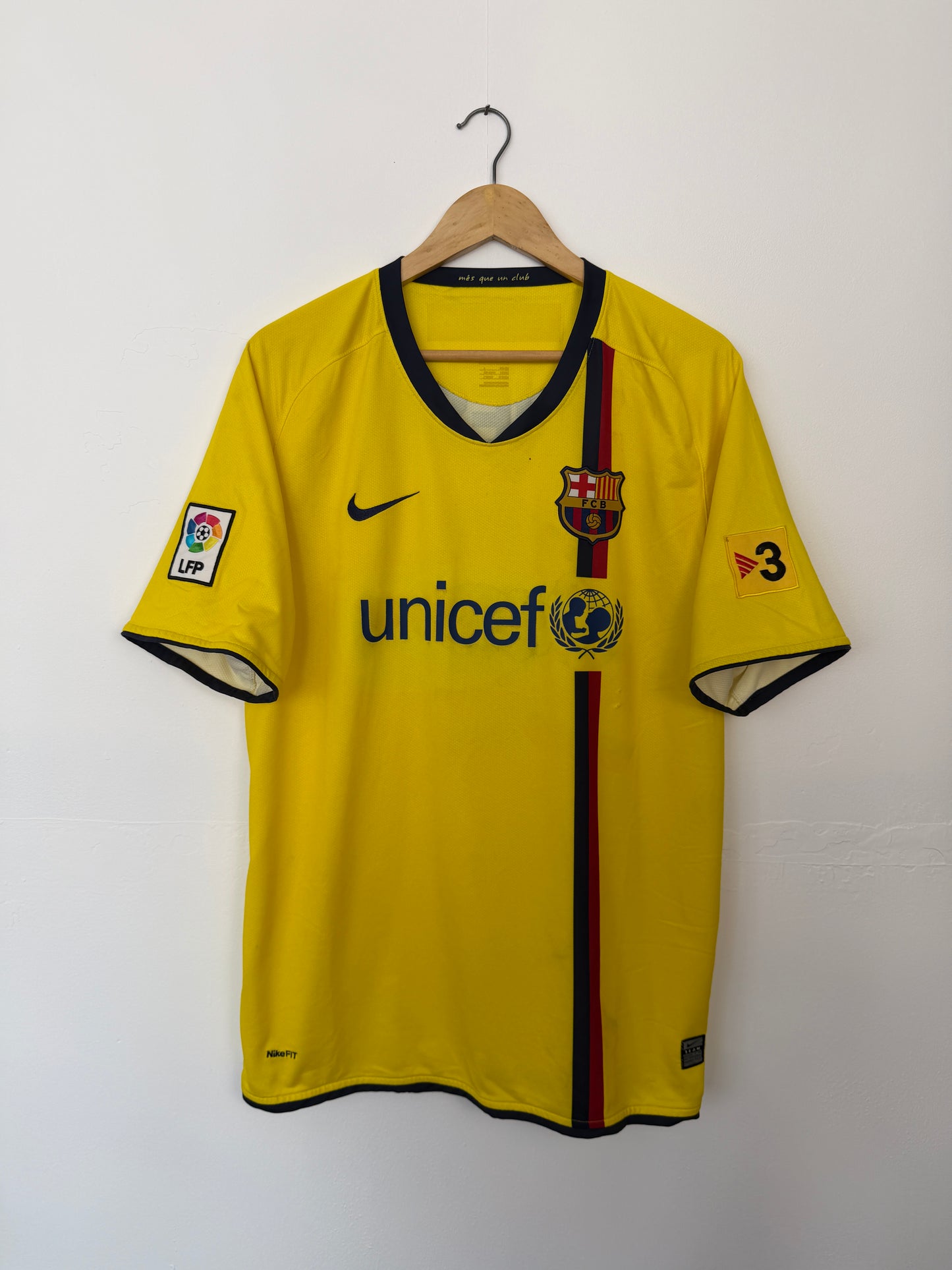 Andres Iniesta FC Barcelona 2008-09 away football shirt (L)