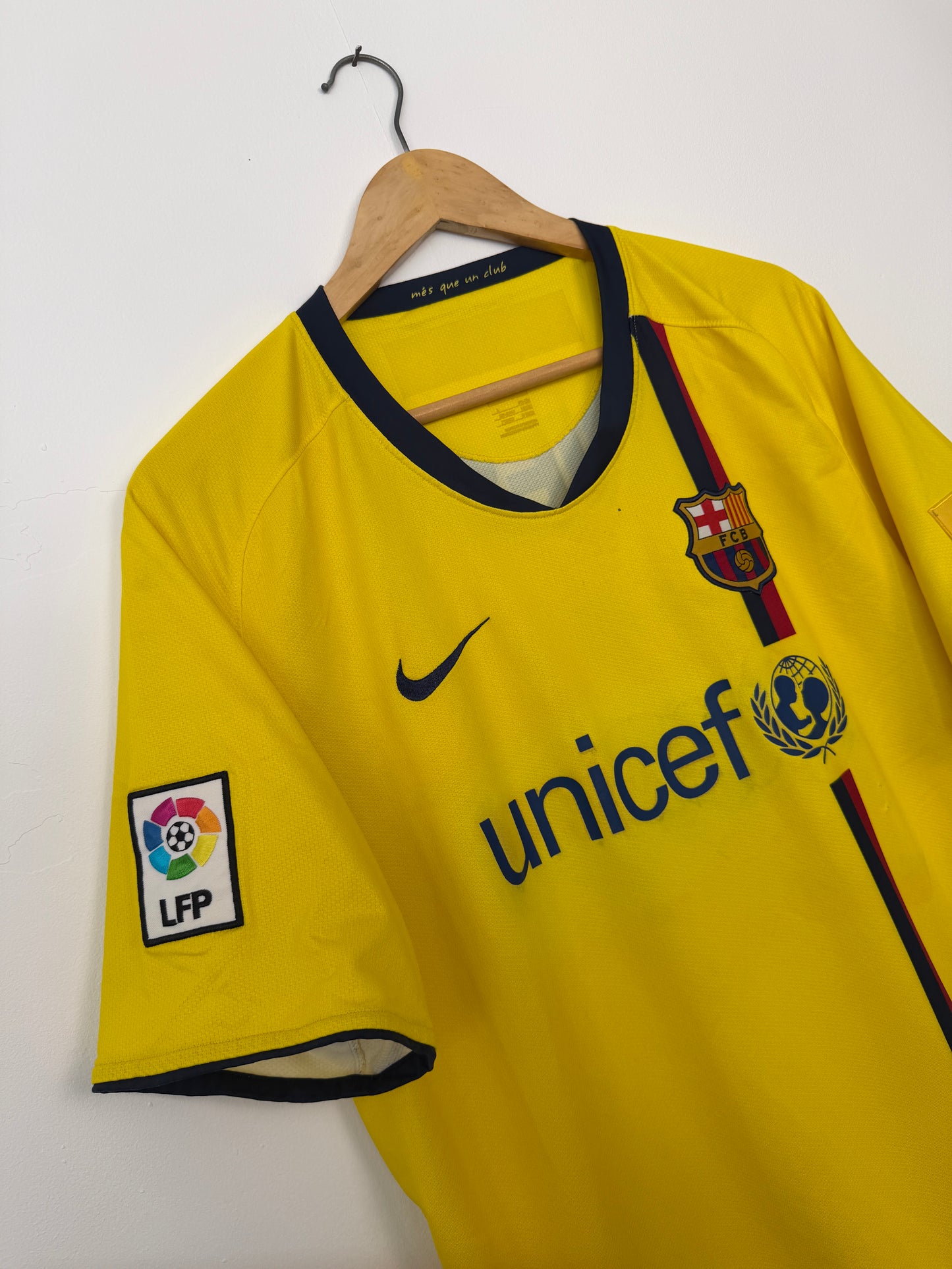 Andres Iniesta FC Barcelona 2008-09 away football shirt (L)