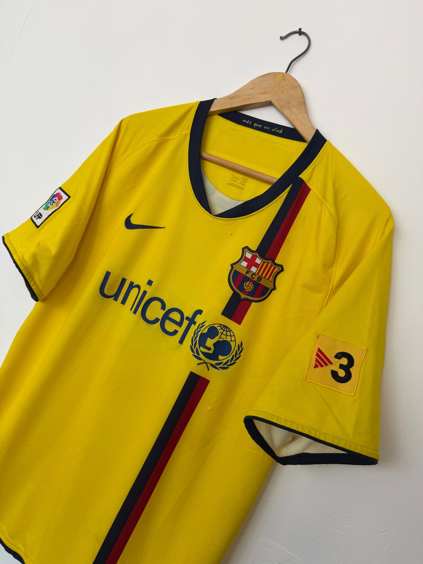 Andres Iniesta FC Barcelona 2008-09 away football shirt (L)