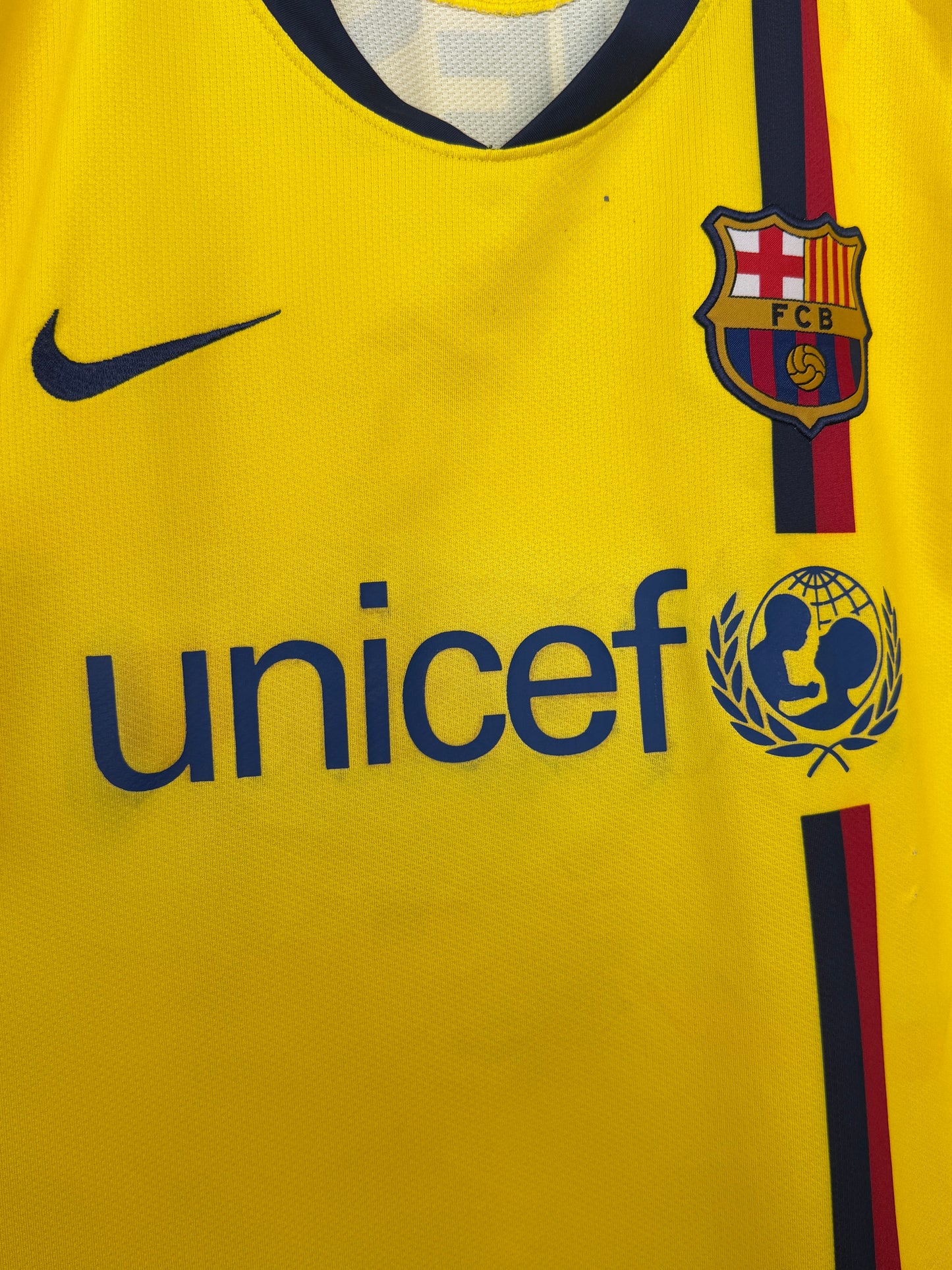 Andres Iniesta FC Barcelona 2008-09 away football shirt (L)