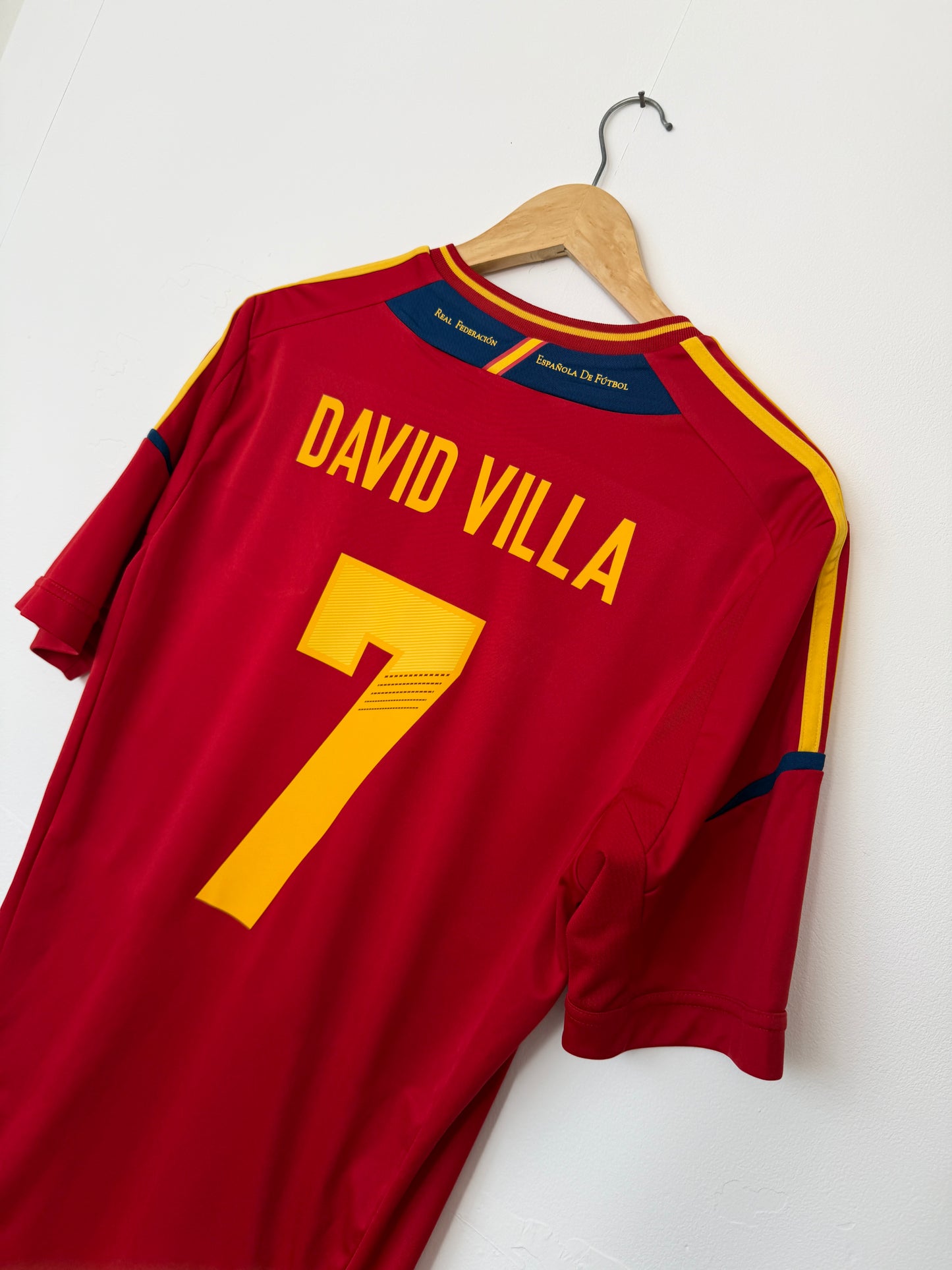 David Villa Spain 2012 home football shirt (L)