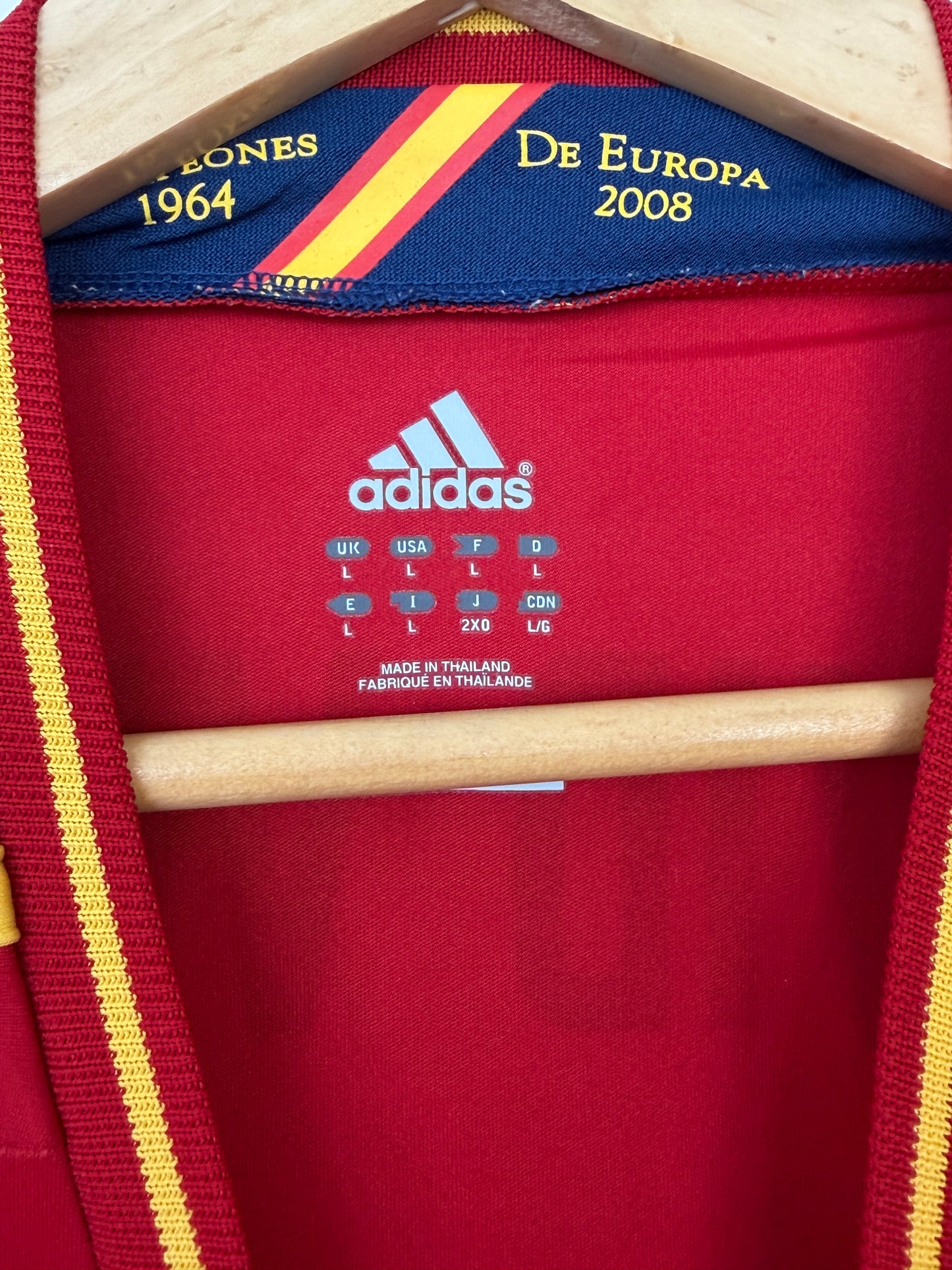 David Villa Spain 2012 home football shirt (L)