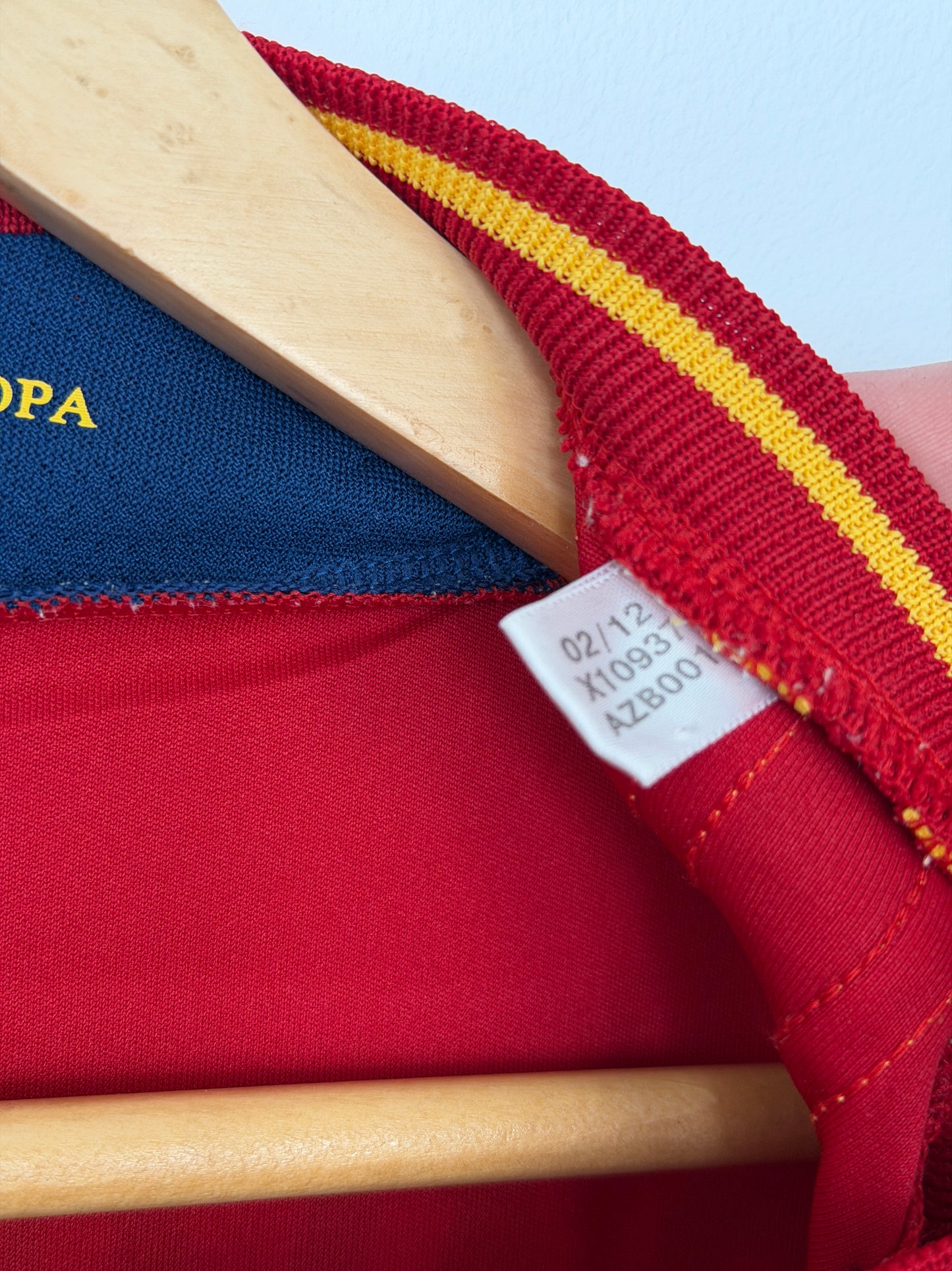 David Villa Spain 2012 home football shirt (L)