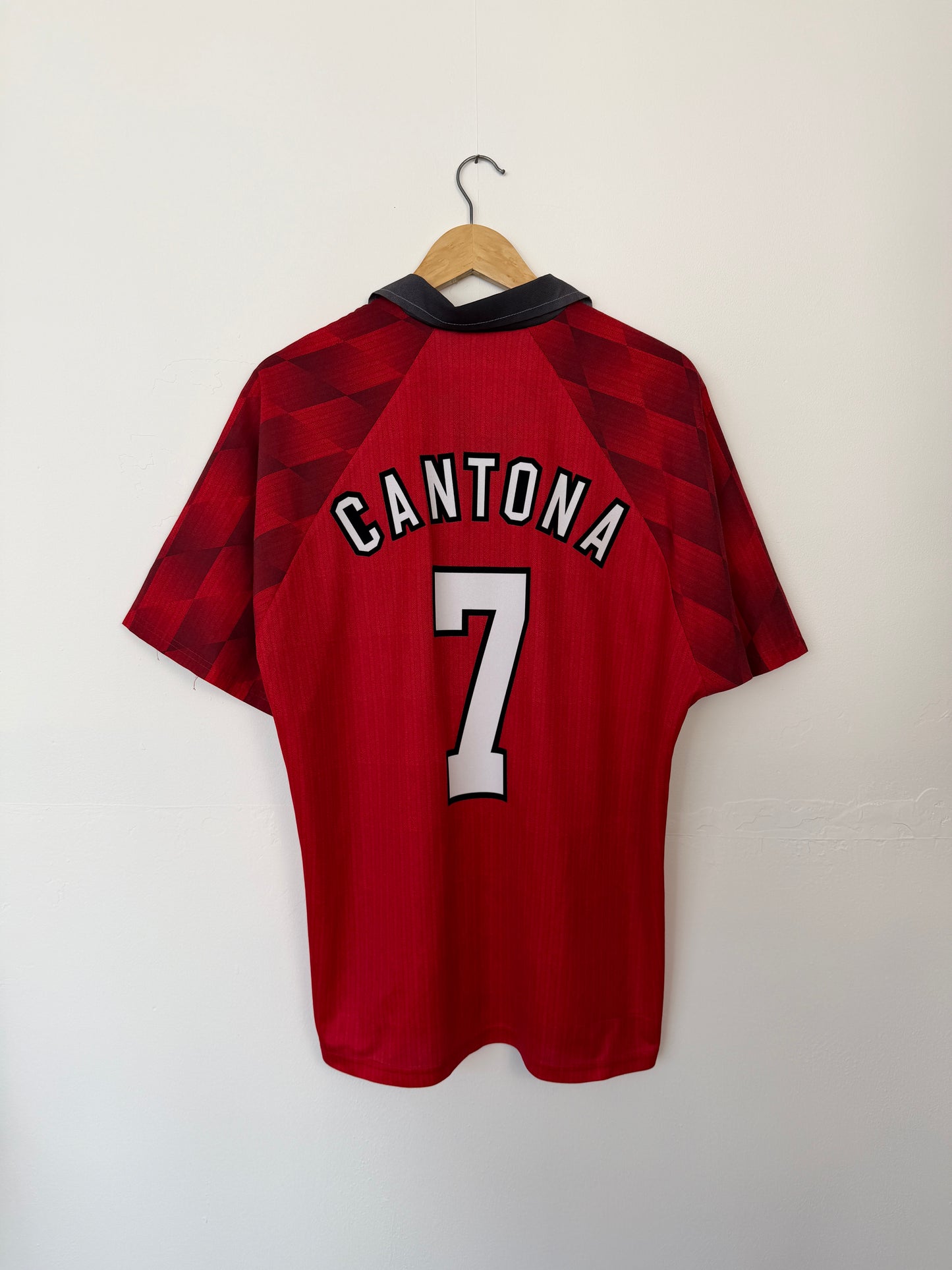 Eric Cantona Manchester United 1996-98 home football shirt (L)