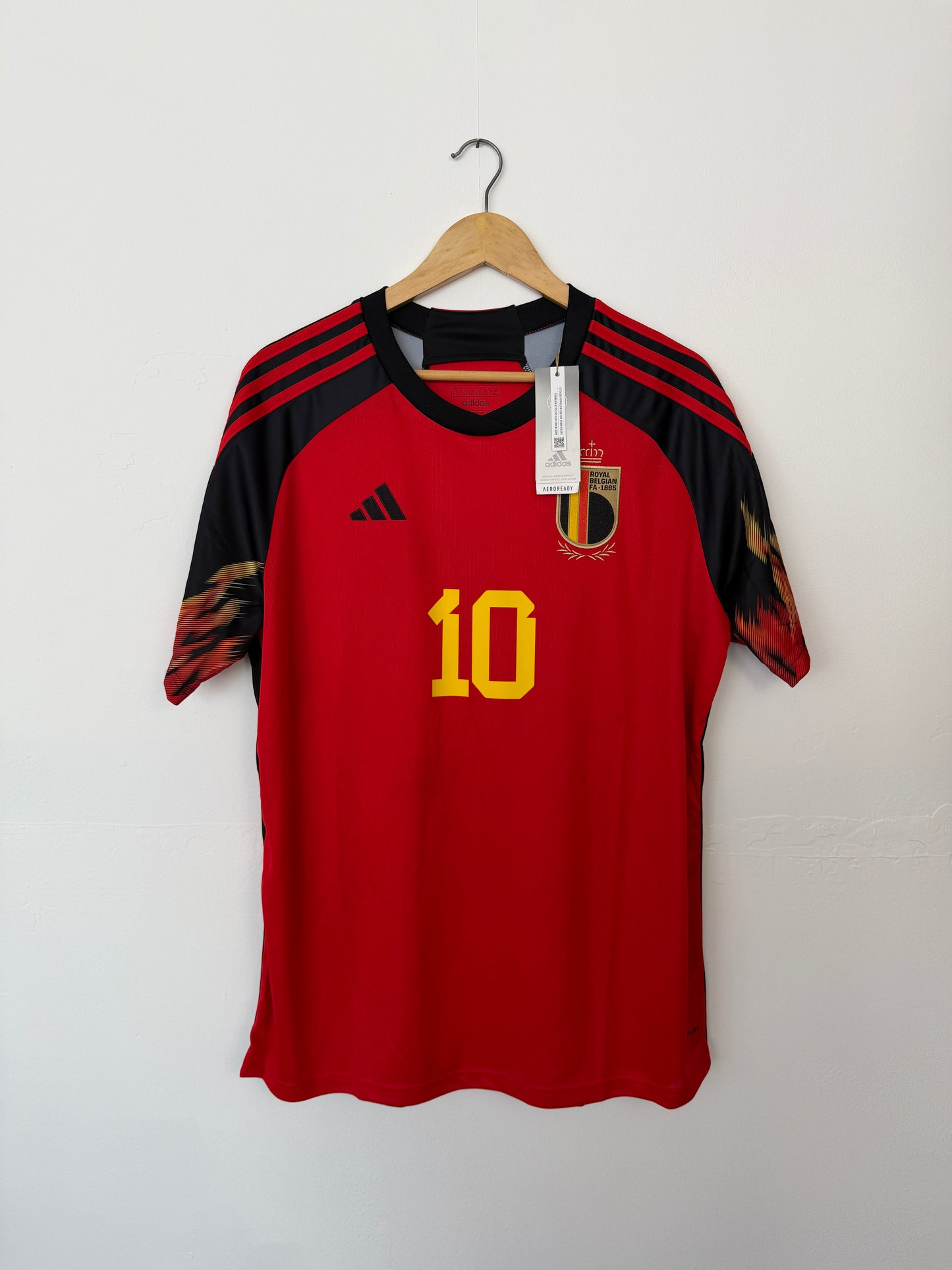 Eden Hazard Belgium 2022 World Cup home football shirt (L)