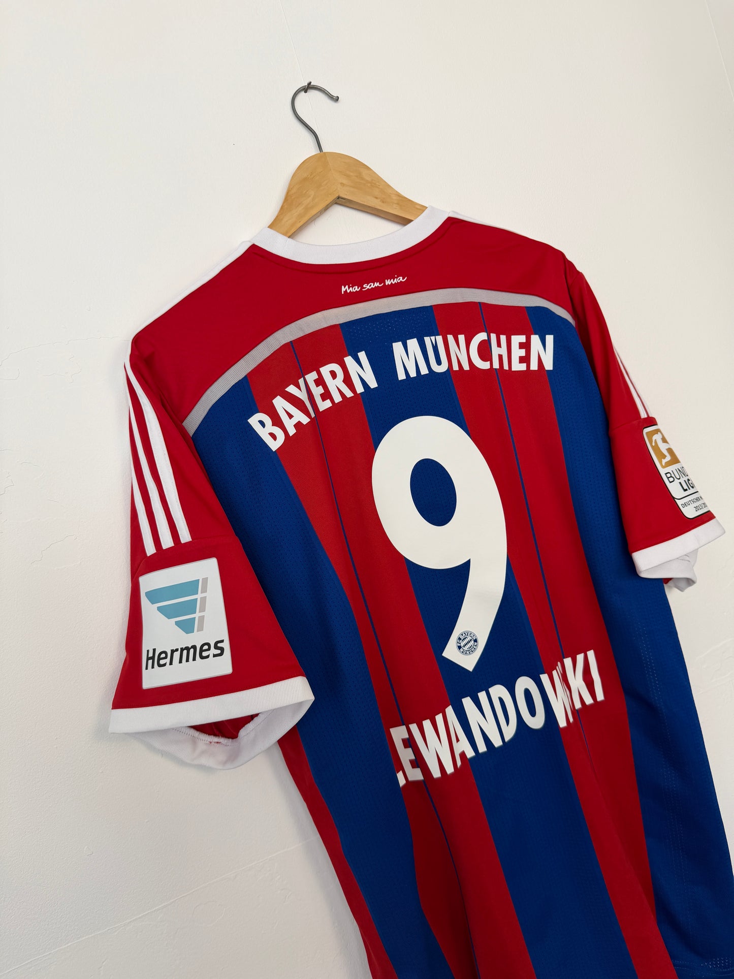 Robert Lewandowski FC Bayern Munich 2014-15 home football shirt (XL)