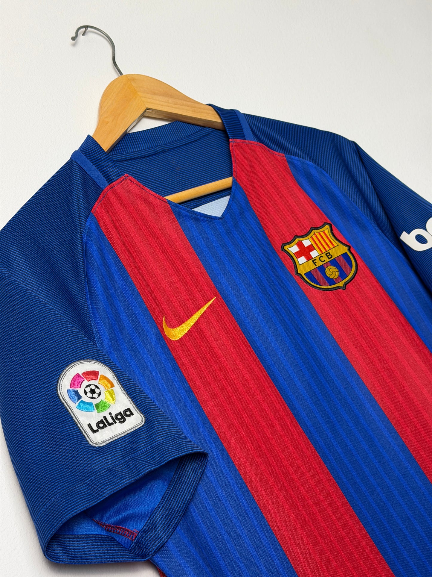 Neymar JR FC Barcelona 2016-17 home football shirt (M)