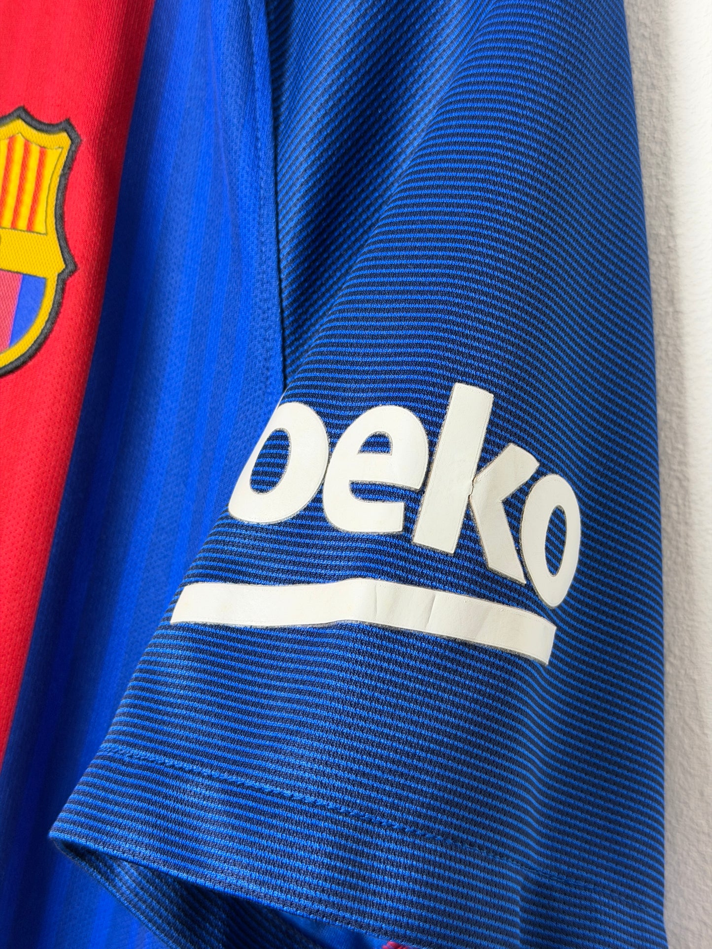 Neymar JR FC Barcelona 2016-17 home football shirt (M)