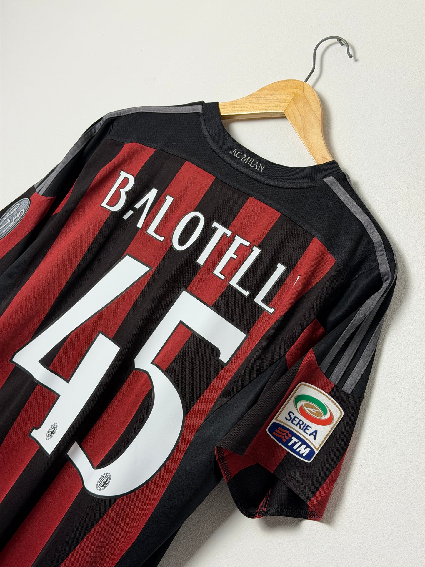 Mario Balotelli AC Milan 2015-16 home football shirt (M)