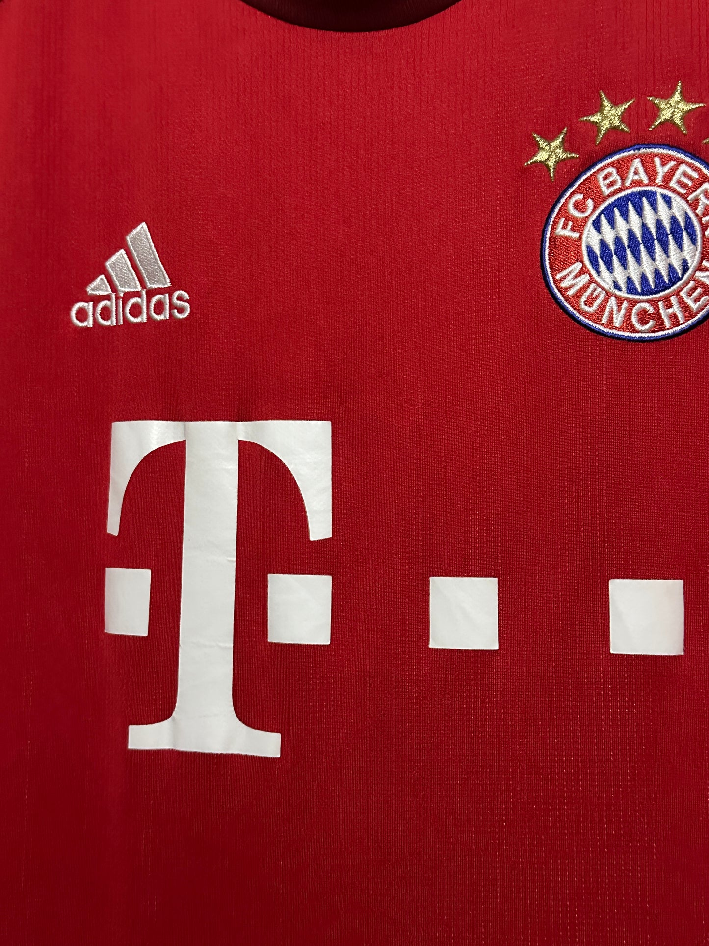 Robert Lewandowski FC Bayern Munich 2015-16 home football shirt (S)