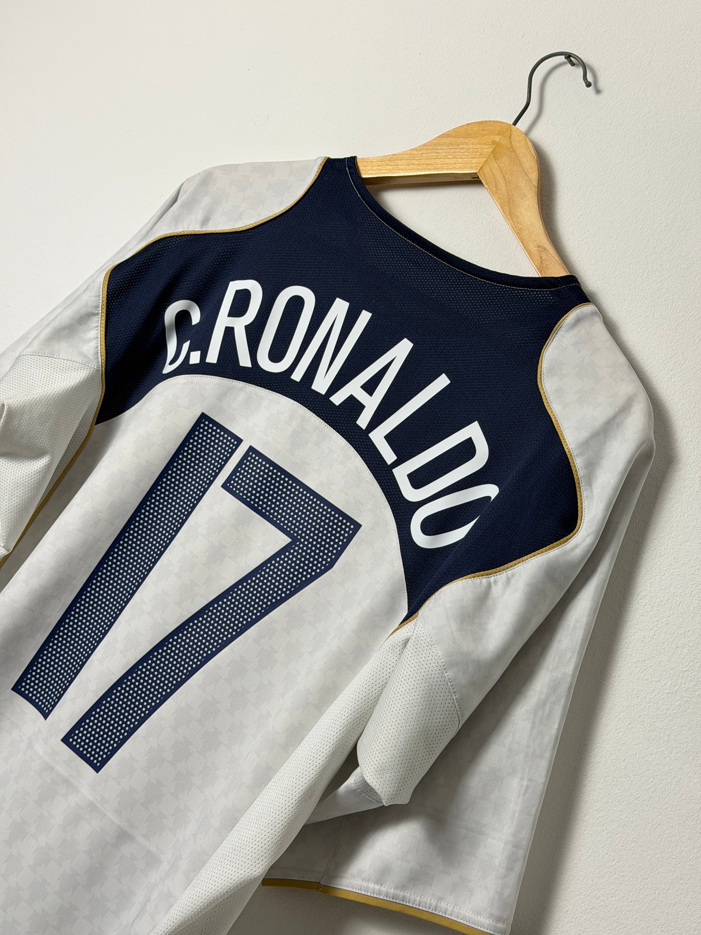 Cristiano Ronaldo Portugal 2004 away football shirt (XL)