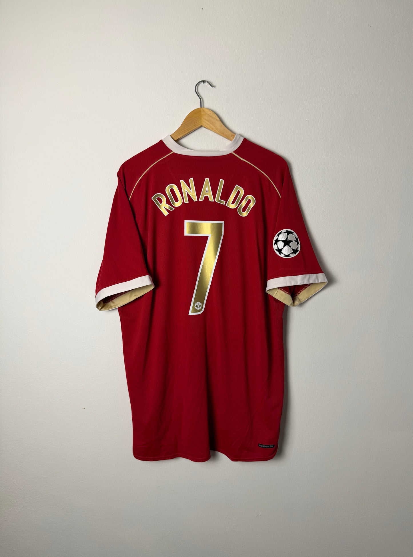 Cristiano Ronaldo Manchester United 2006-07 home football shirt (XXL)