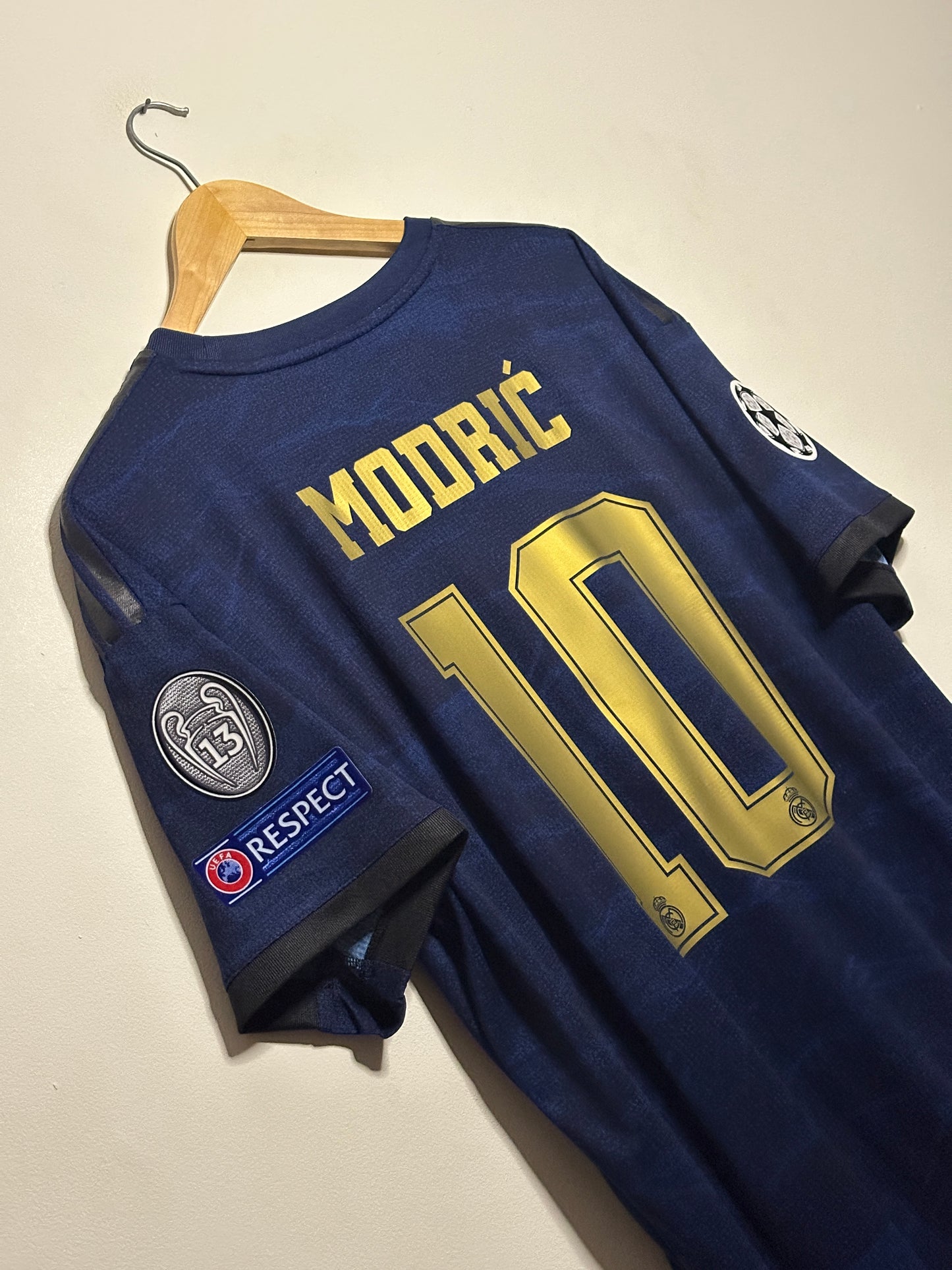 Luka Modric Real Madrid CF 2019-20 authentic player version  away football shirt (XL)
