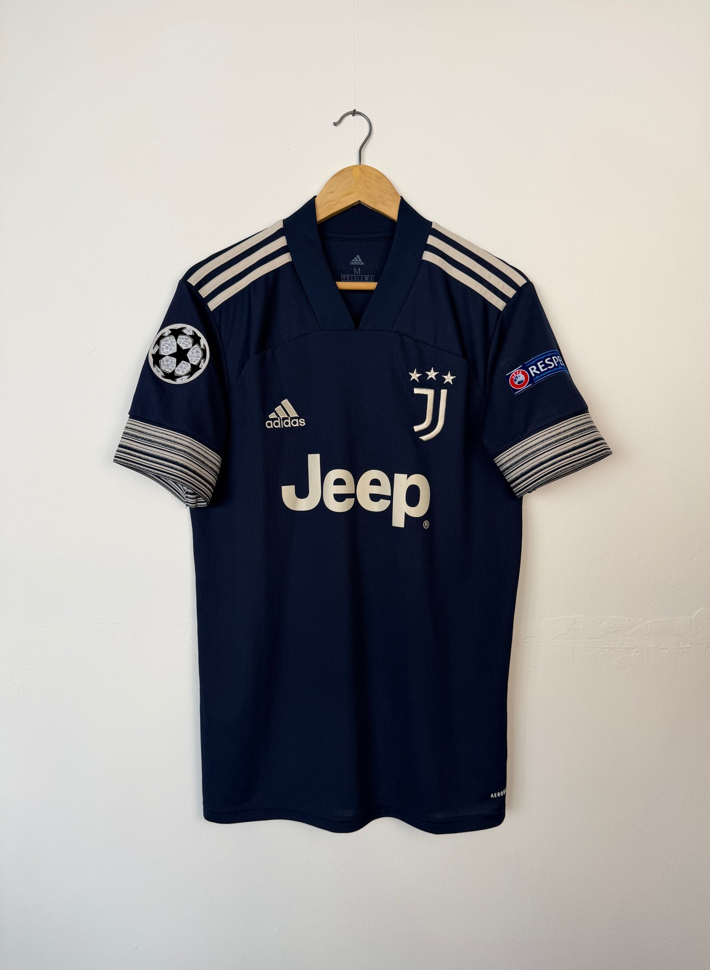 Cristiano Ronaldo Juventus FC 2020-21 away football shirt (M)