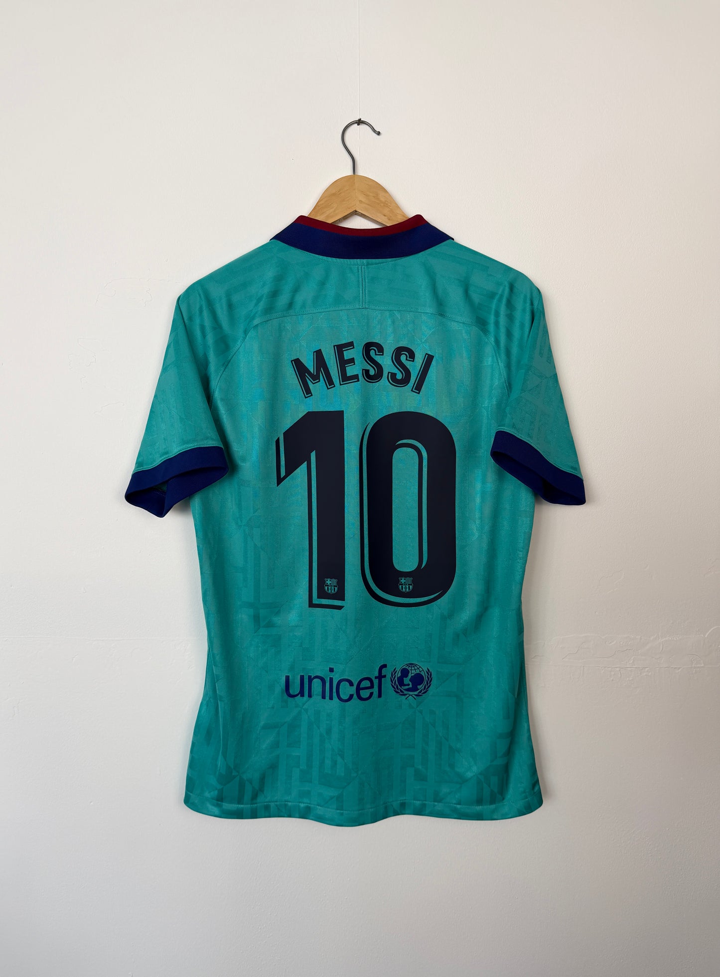 Lionel Messi FC Barcelona 2019-20 third football shirt (M)