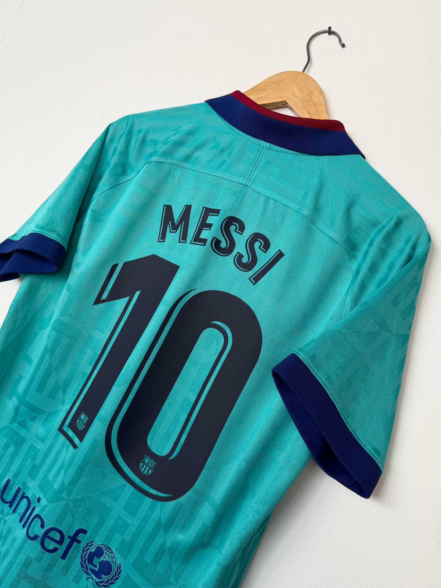 Lionel Messi FC Barcelona 2019-20 third football shirt (M)