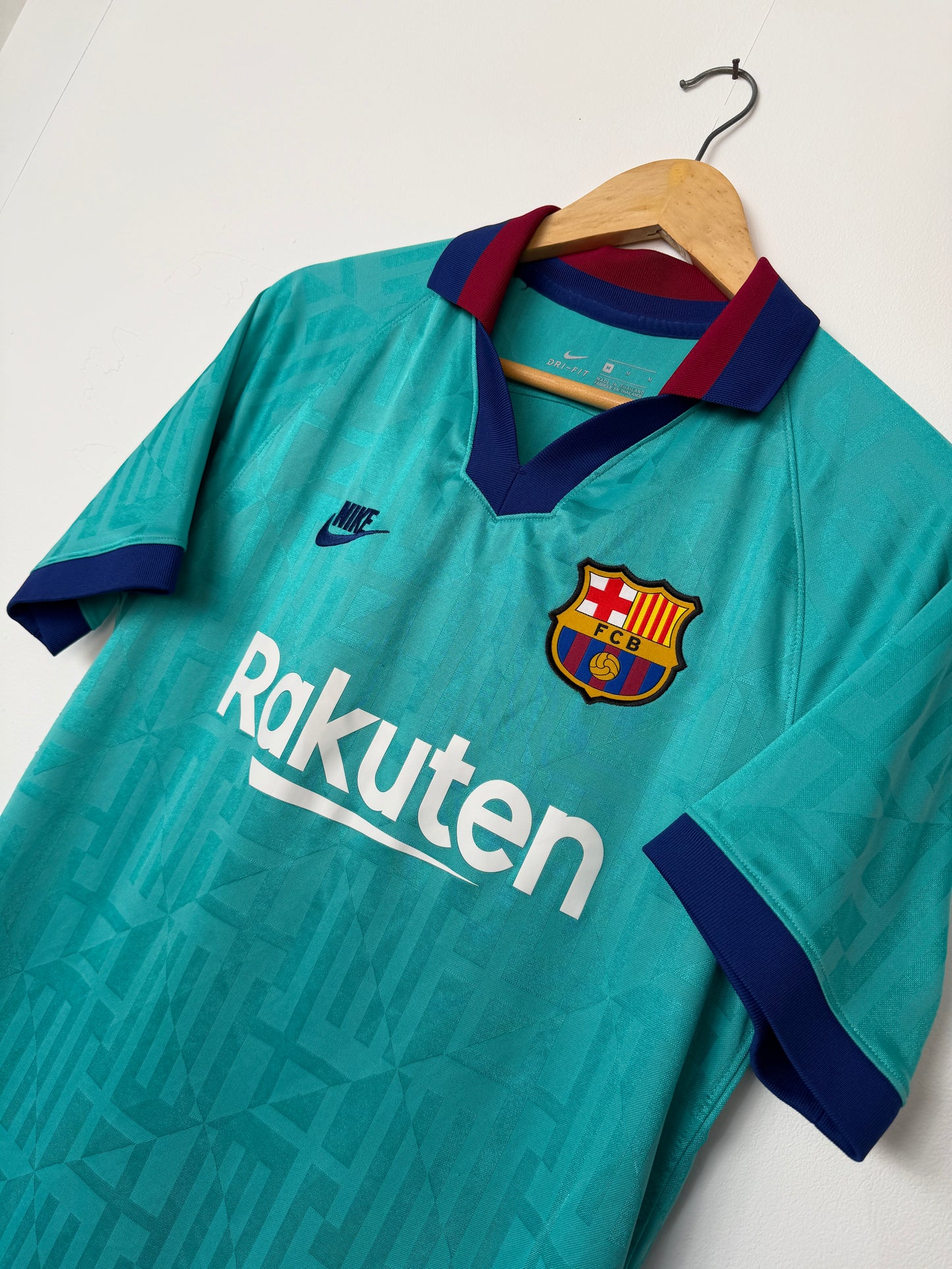 Lionel Messi FC Barcelona 2019-20 third football shirt (M)