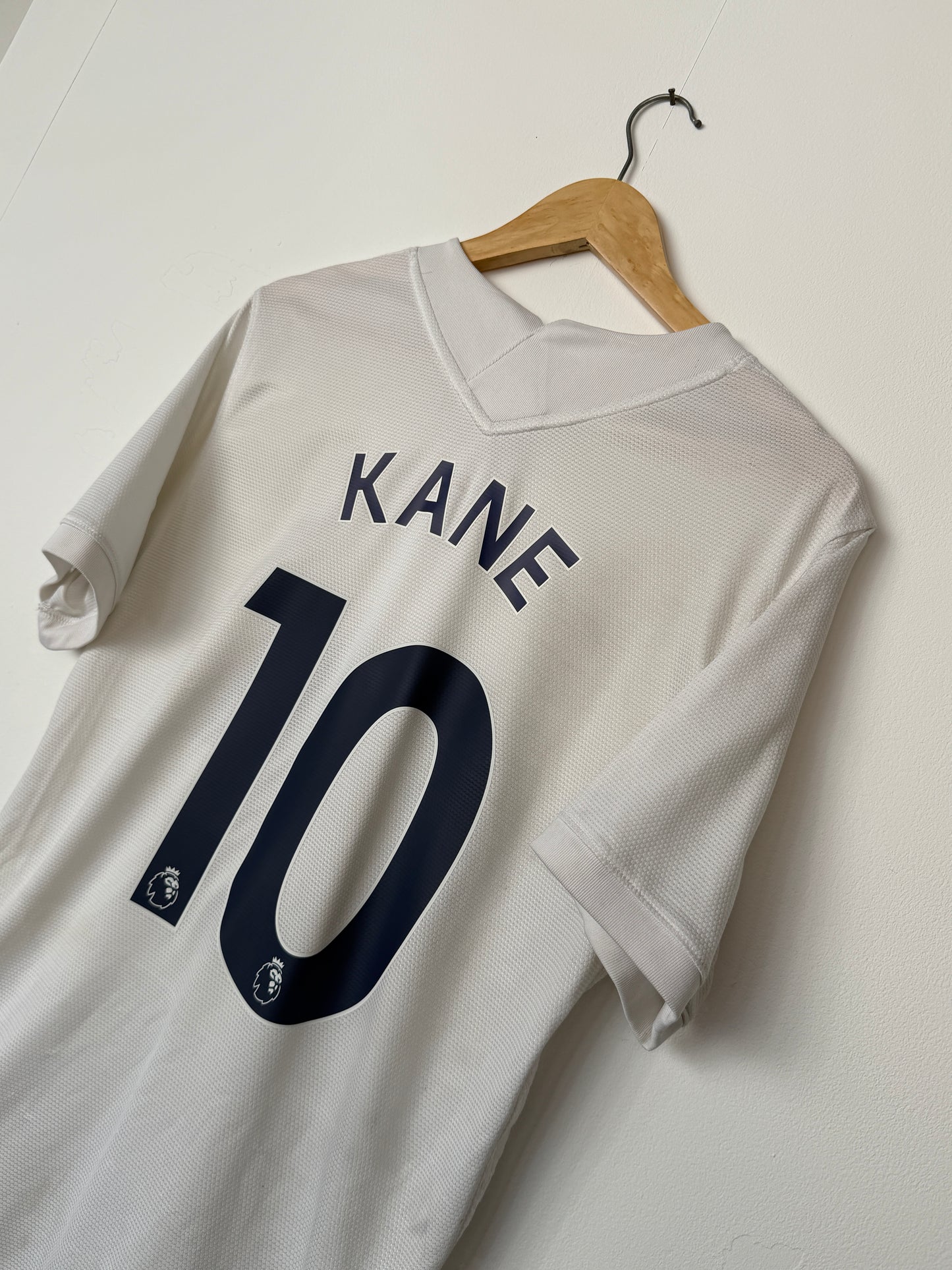 Harry Kane Tottenham Hotspur 2021-22 home football shirt (M)