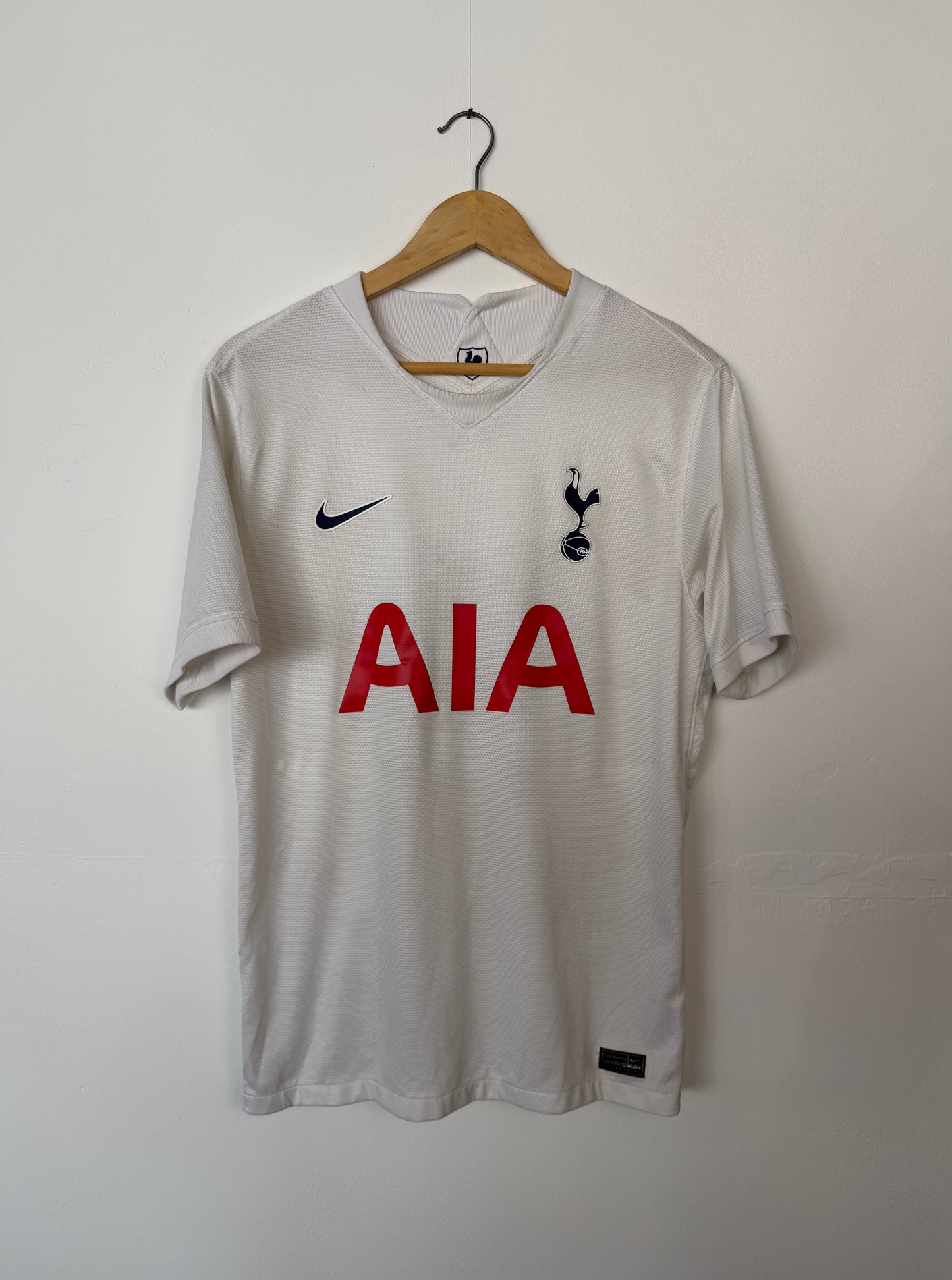 Harry Kane Tottenham Hotspur 2021-22 home football shirt (M)