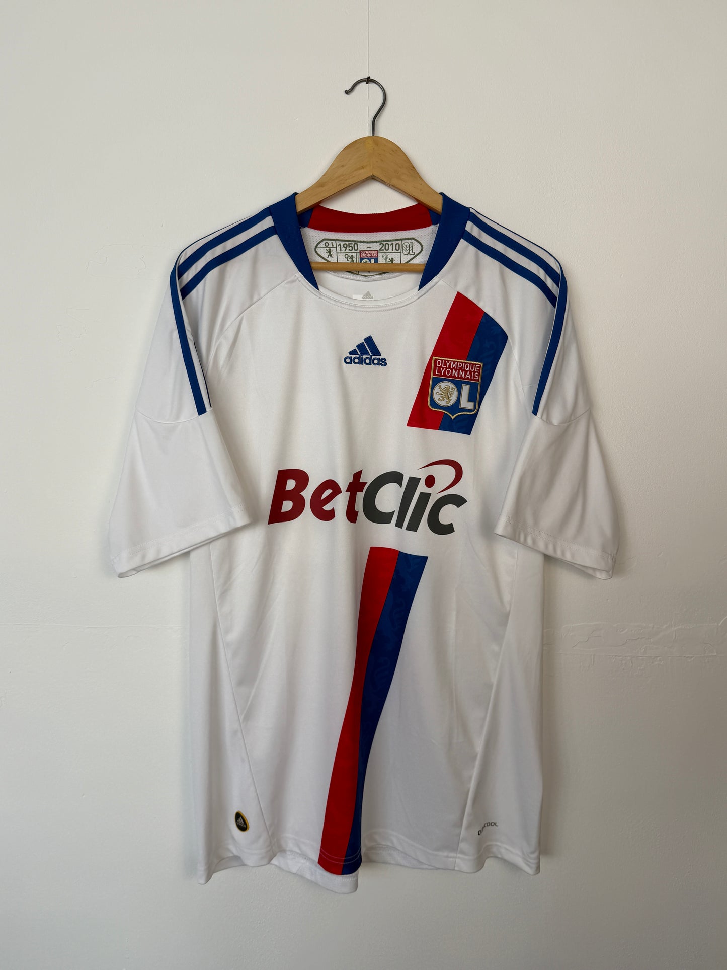 Alexandre Lacazette Olympique Lyonnais 2010-11 home football shirt (L)