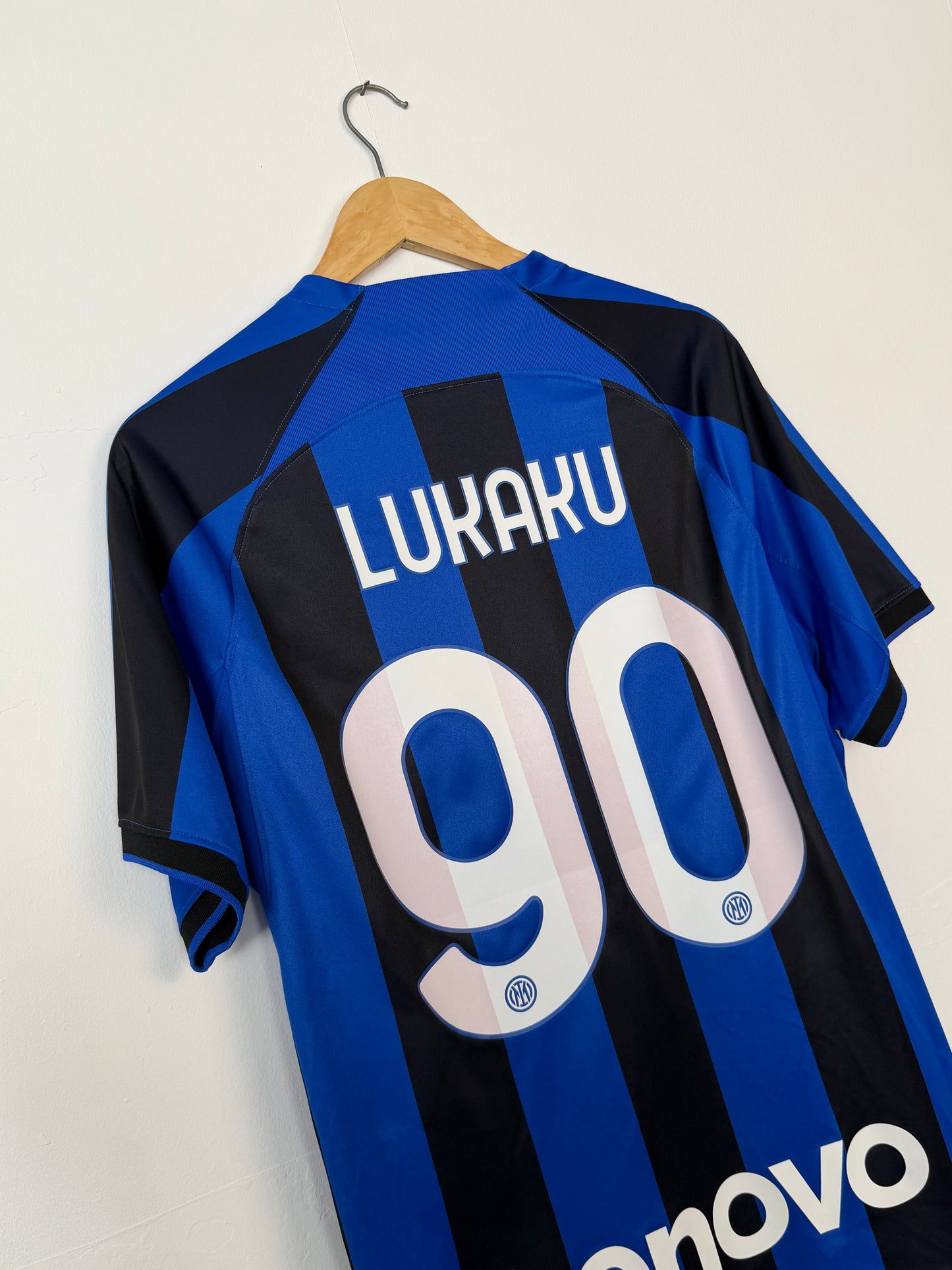 Romelu Lukaku Inter Milan 2022-23 home football shirt (L)