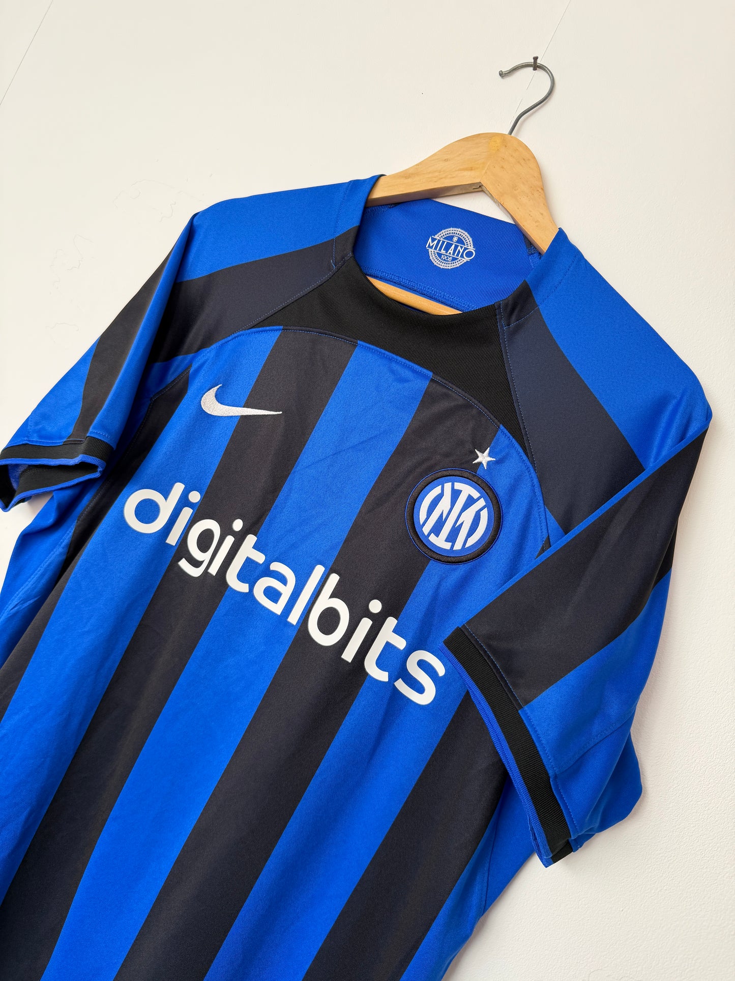 Romelu Lukaku Inter Milan 2022-23 home football shirt (L)