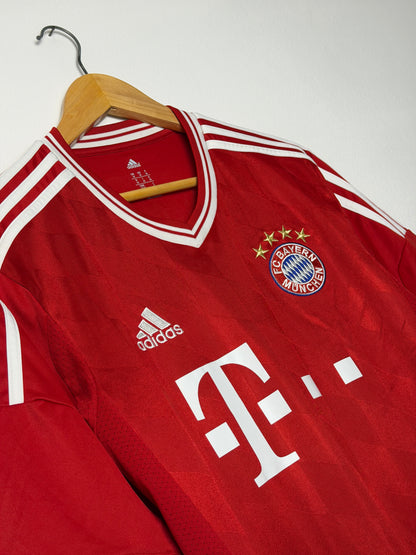 Arjen Robben FC Bayern Munich 2013-14 home football shirt (M)