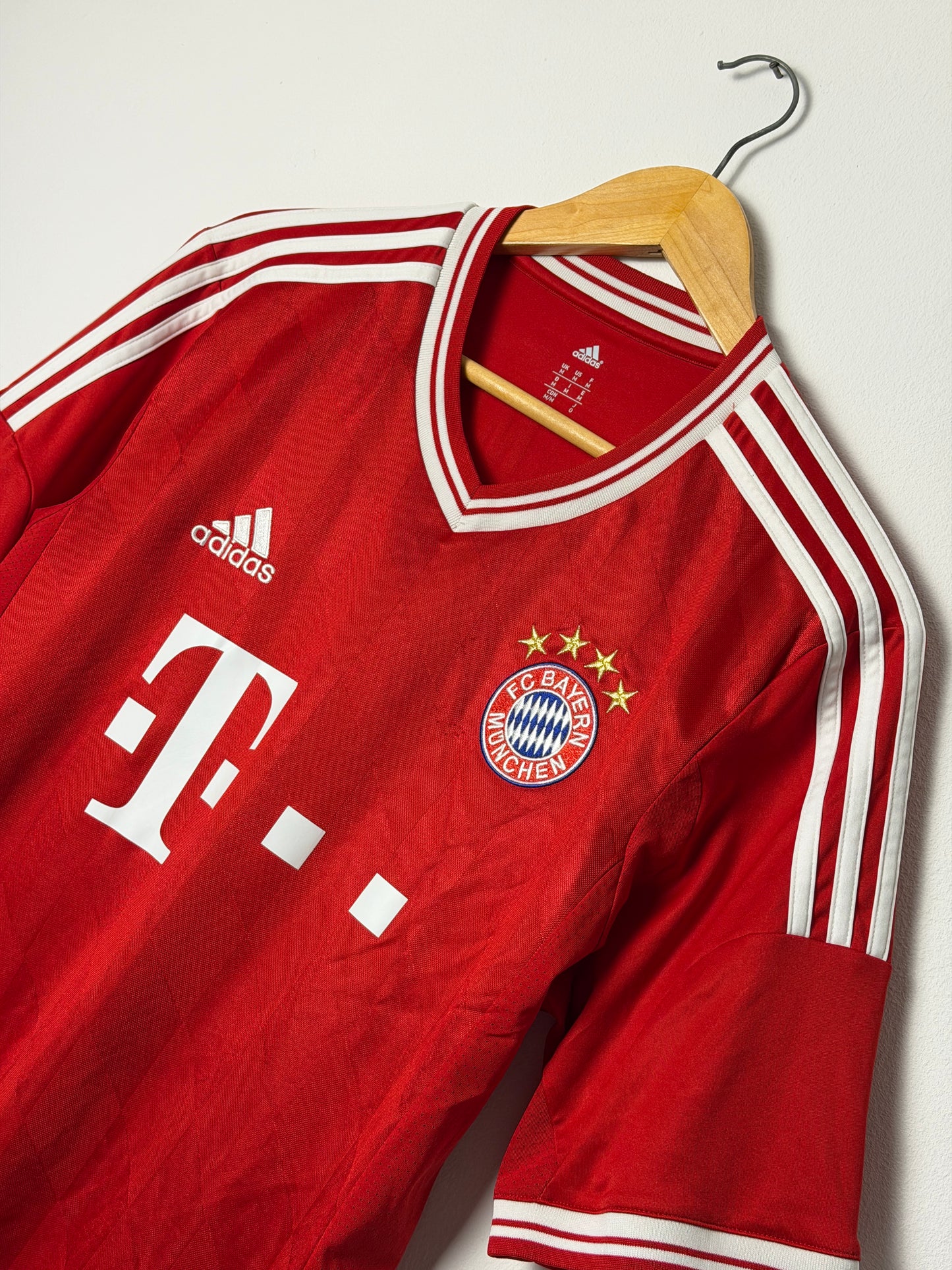 Arjen Robben FC Bayern Munich 2013-14 home football shirt (M)