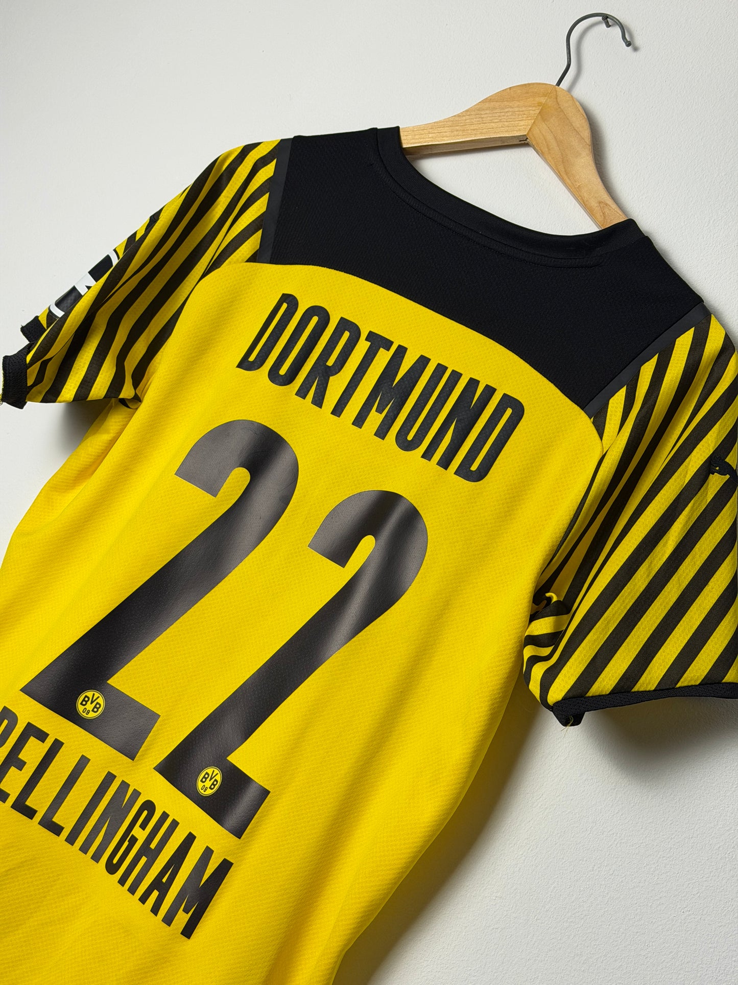Jude Bellingham Borussia Dortmund 2021-22 home football shirt (M)