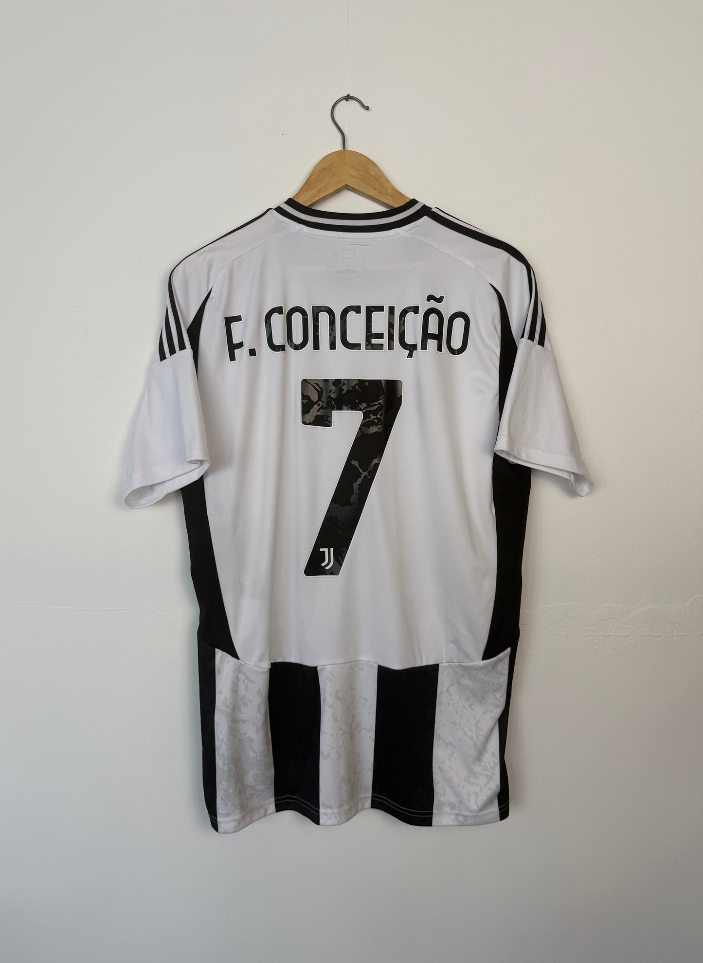 Francisco Conceição Juventus FC 2024-25 home football shirt (L)