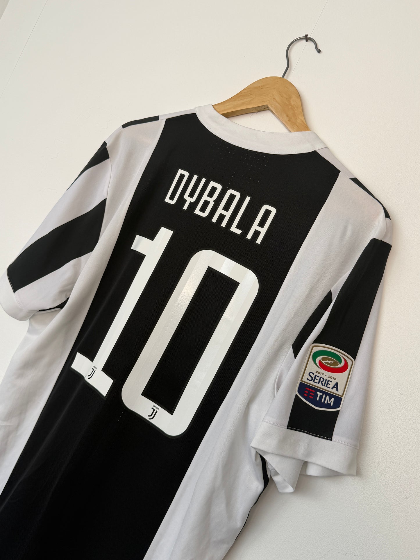 Paulo Dybala Juventus FC 2017-18 ADIZERO home football shirt (XL)