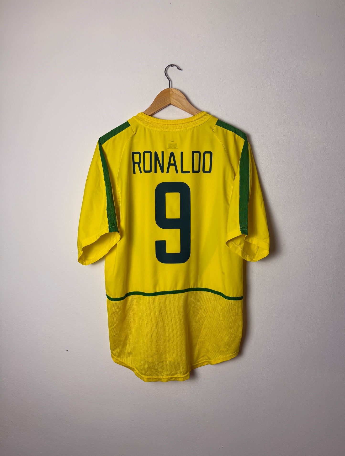 Ronaldo Brazil 2002 World Cup home football shirt (L)
