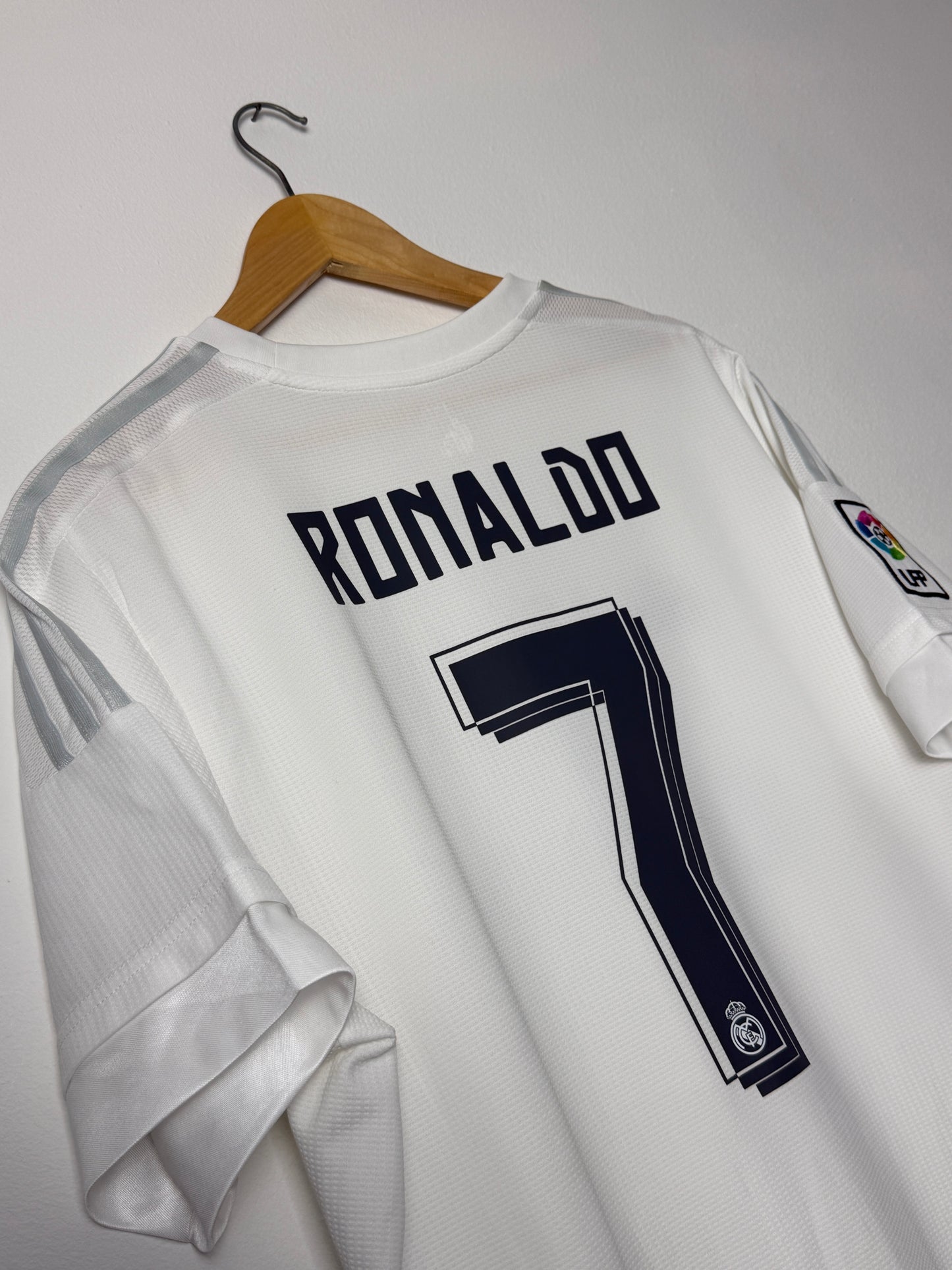Cristiano Ronaldo Real Madrid CF 2015-16 home football shirt (XL)