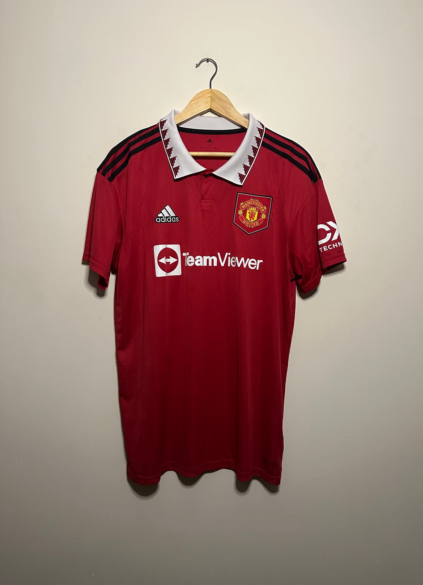 Manchester United 2022-23 home football shirt (L)