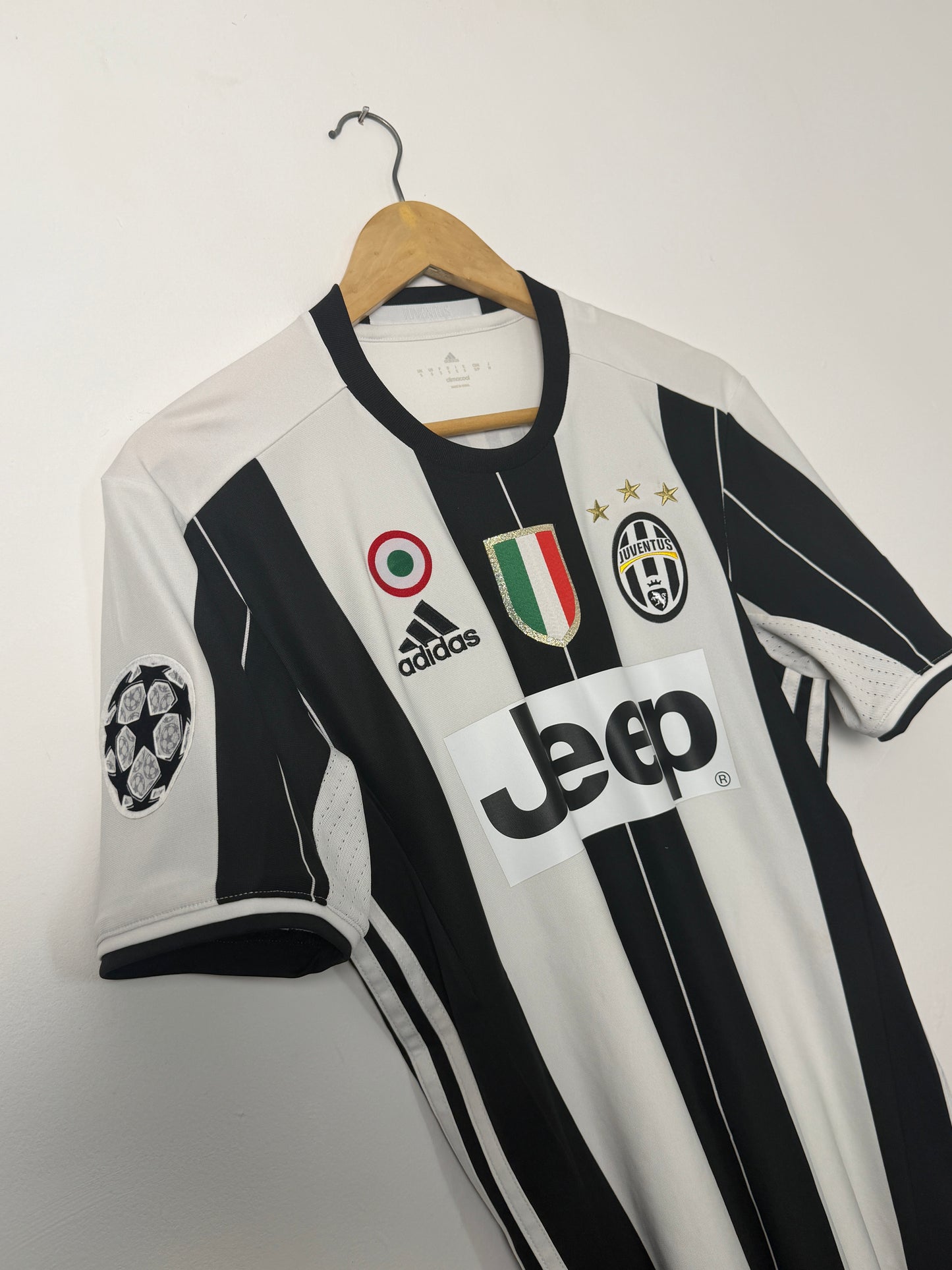 Paulo Dybala Juventus FC 2016-17 home football shirt (S)