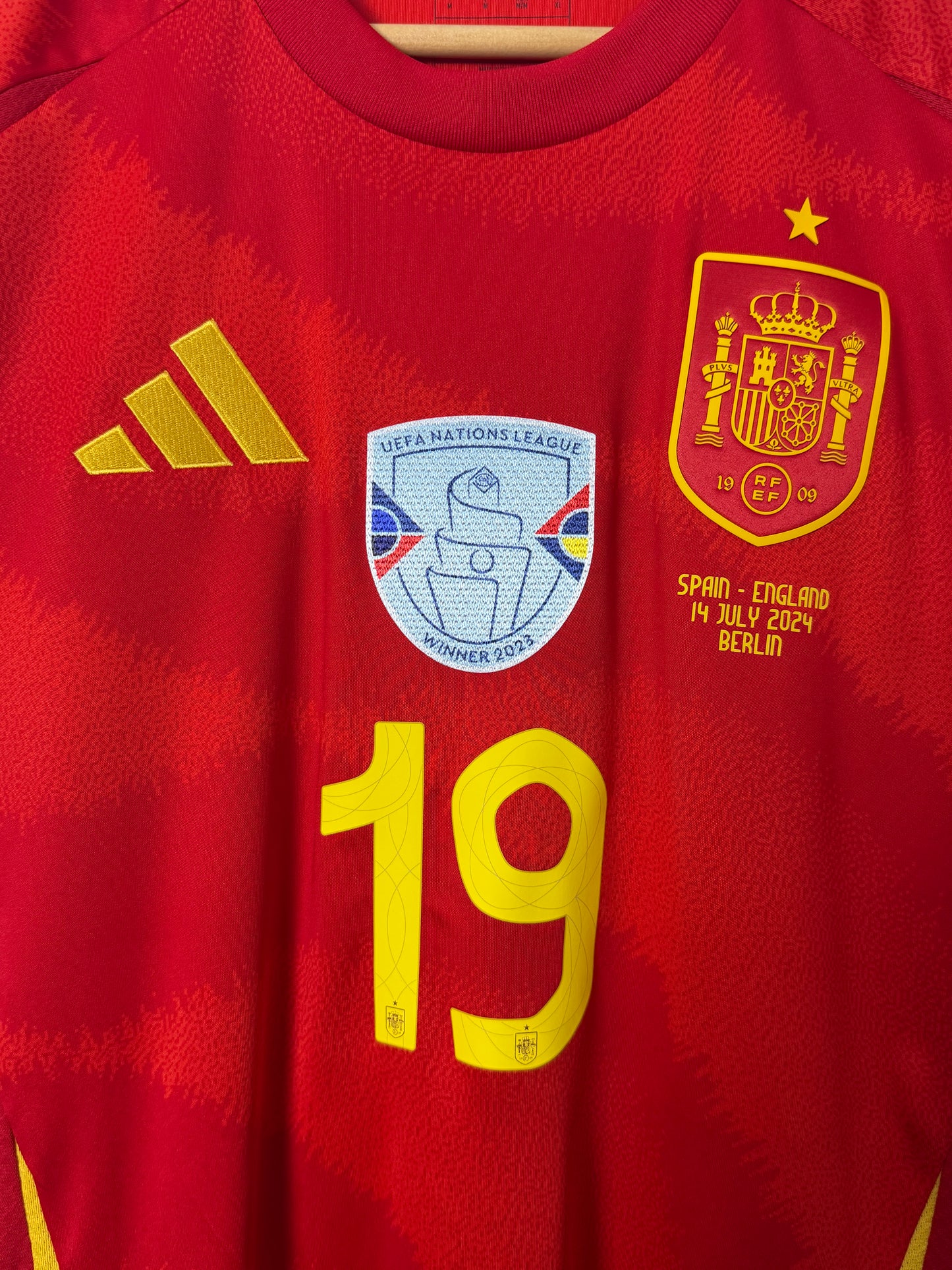 Lamine Yamal Spain Euro 2024 Final home football shirt (M)