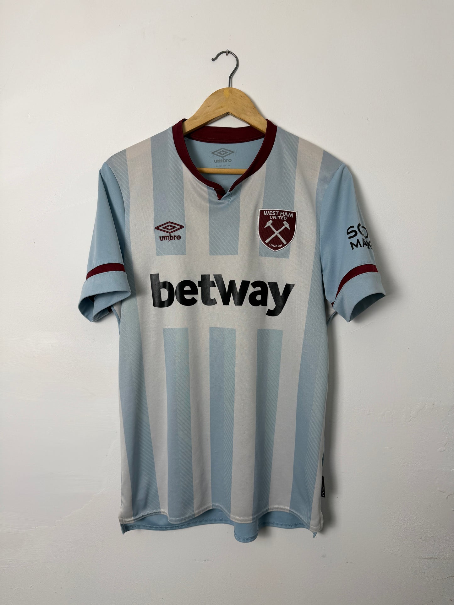 Jarrod Bowen West Ham United 2021-22 away football shirt (L)