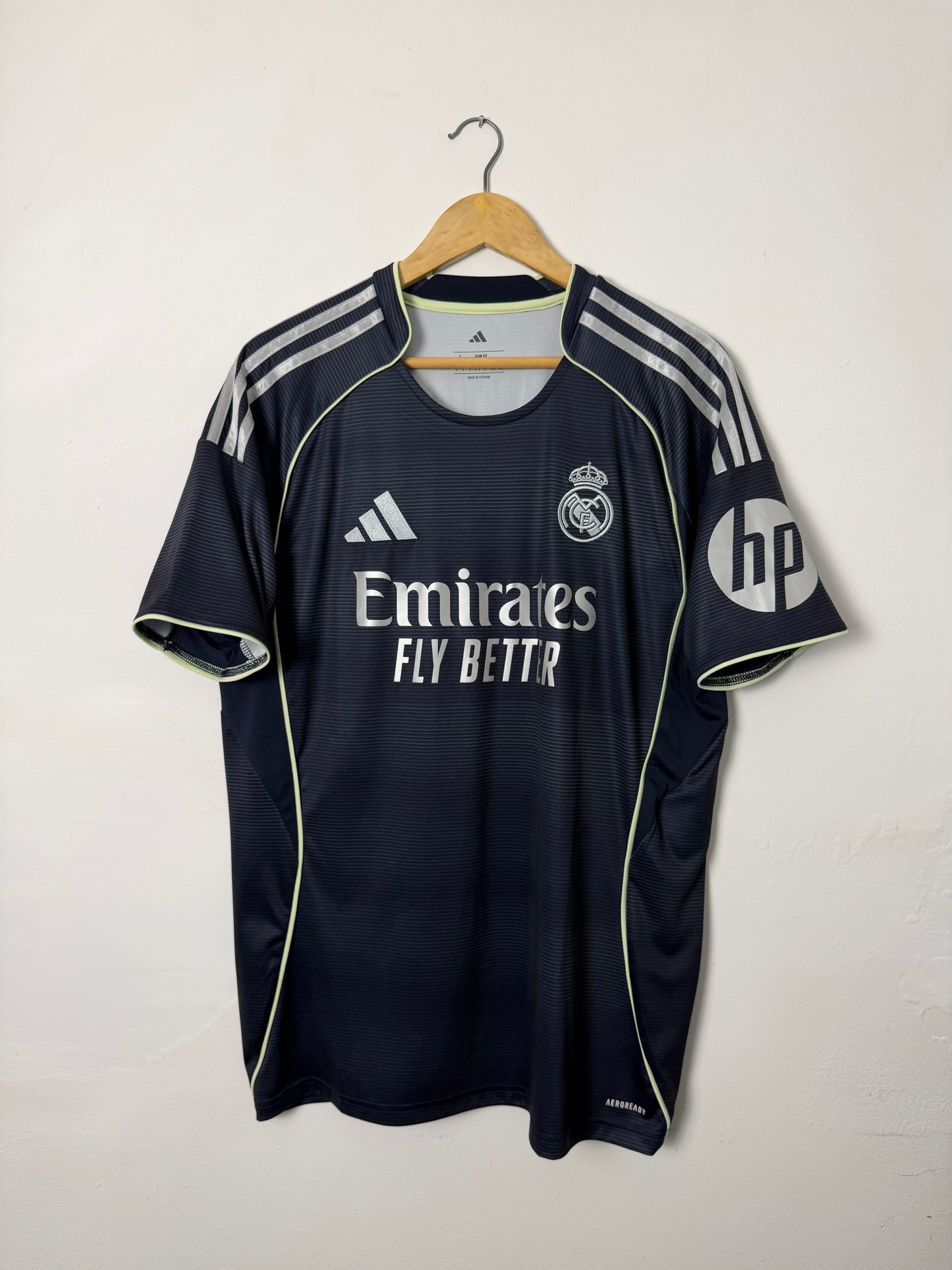 Jude Bellingham Real Madrid CF 2025-26 away football shirt (L)