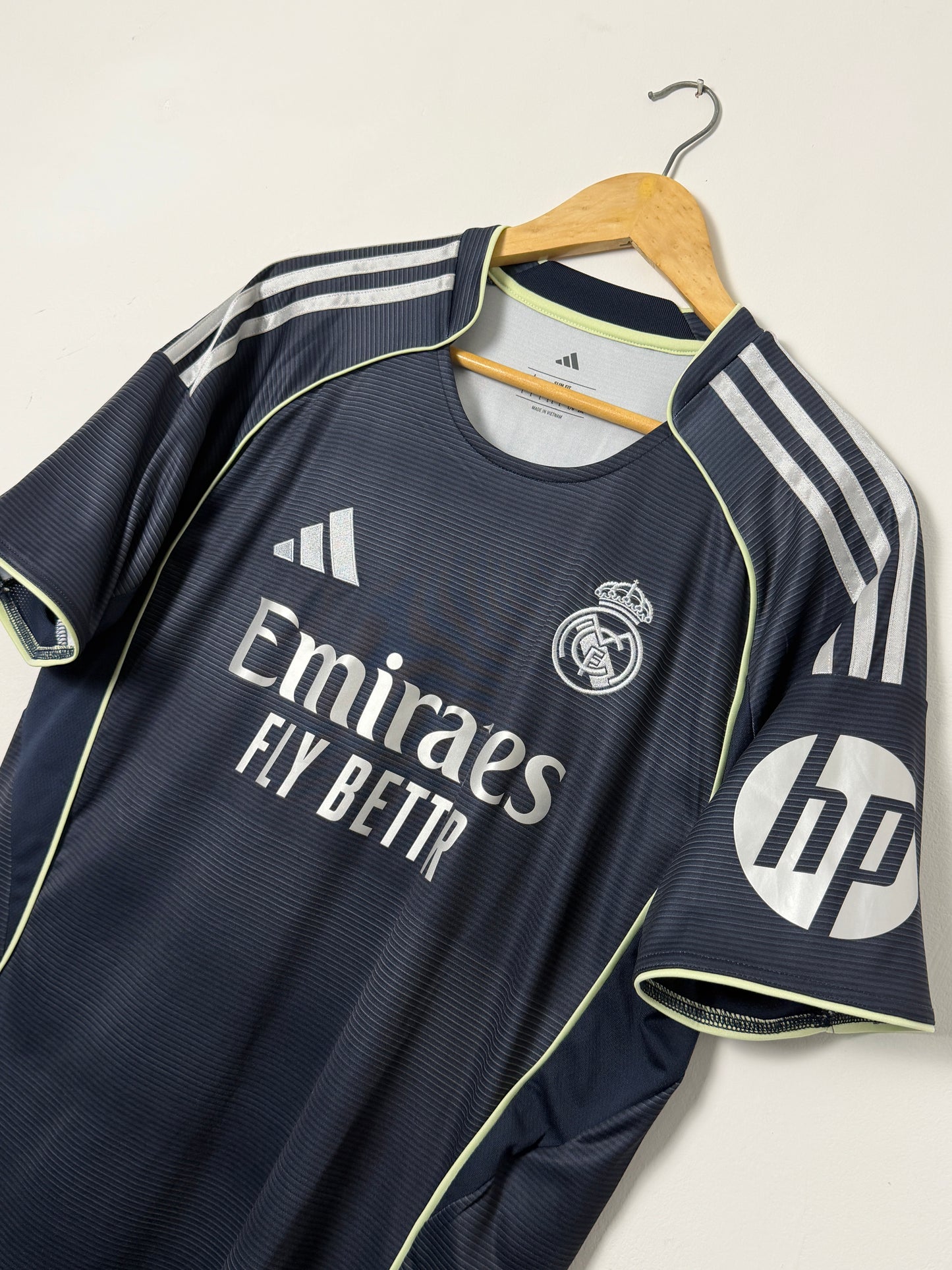 Jude Bellingham Real Madrid CF 2025-26 away football shirt (L)