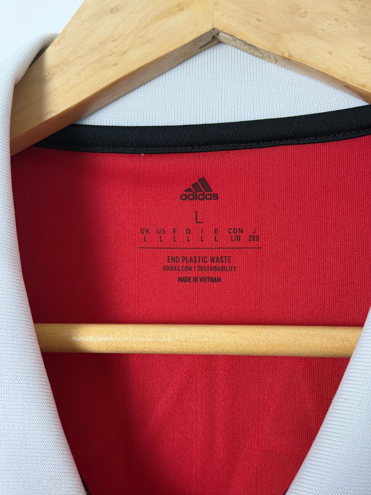 Kobbie Mainoo Manchester United 2022-23 home football shirt (L)