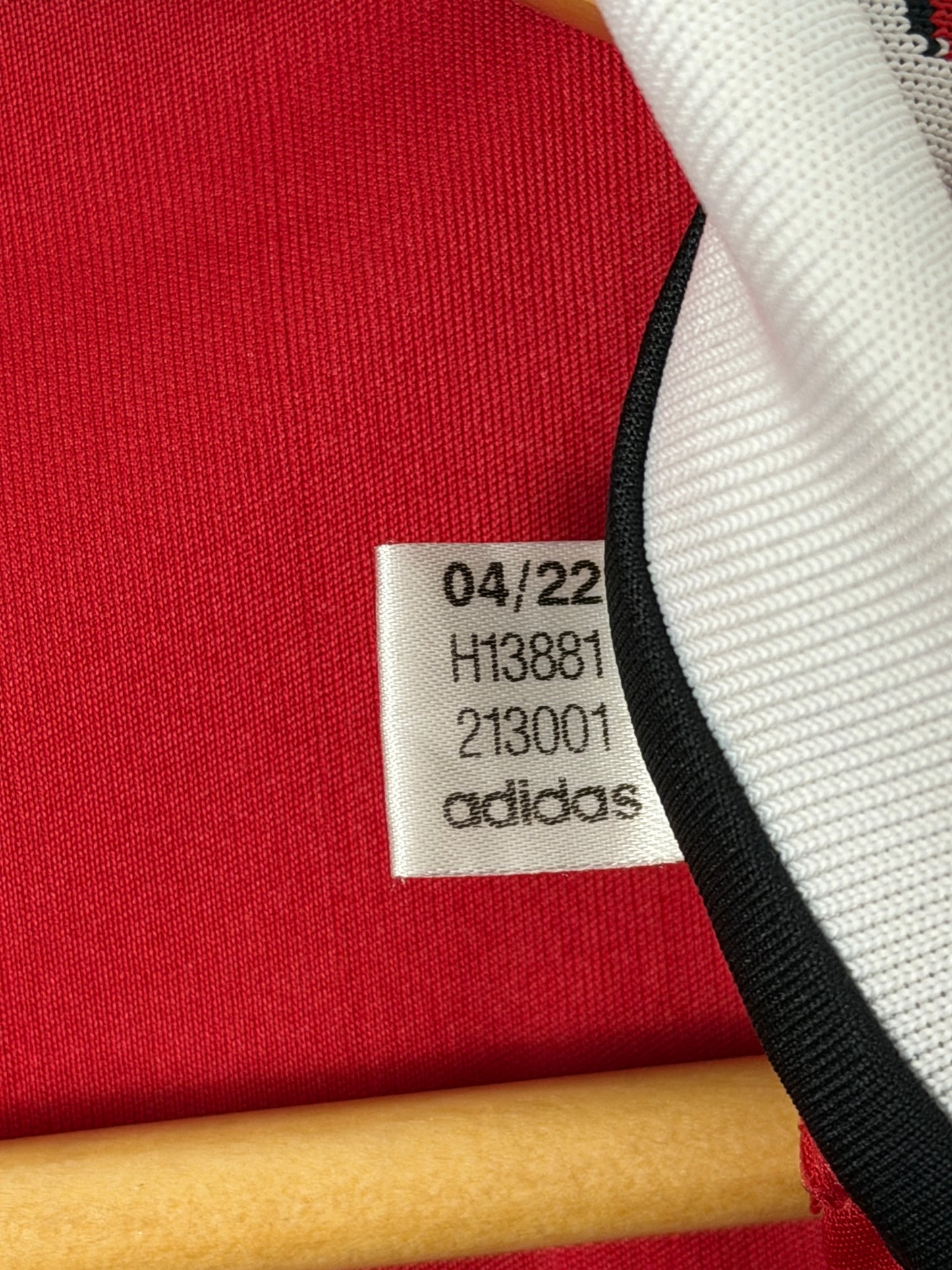 Kobbie Mainoo Manchester United 2022-23 home football shirt (L)